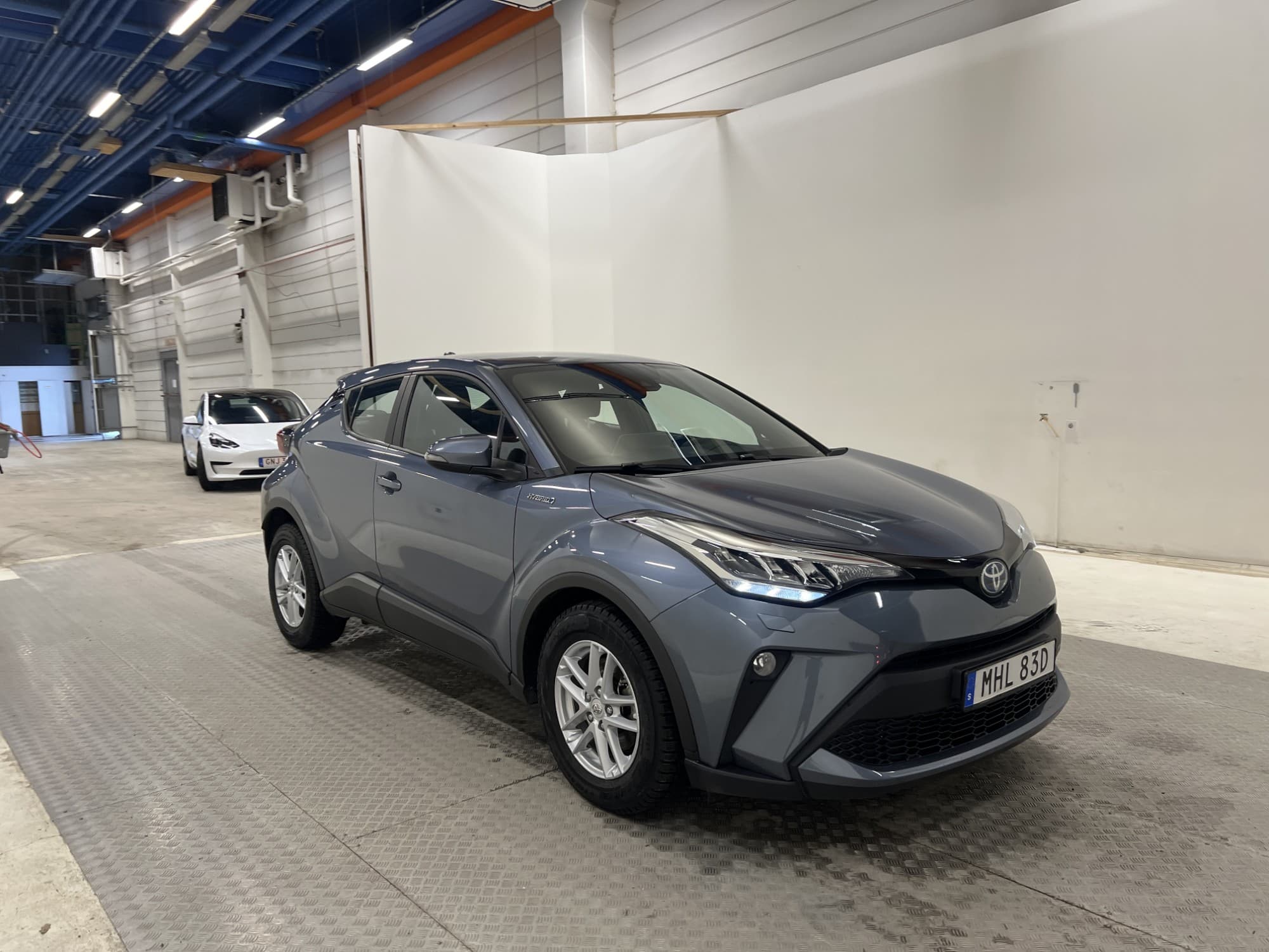 Toyota C-HR Hybrid 122hk