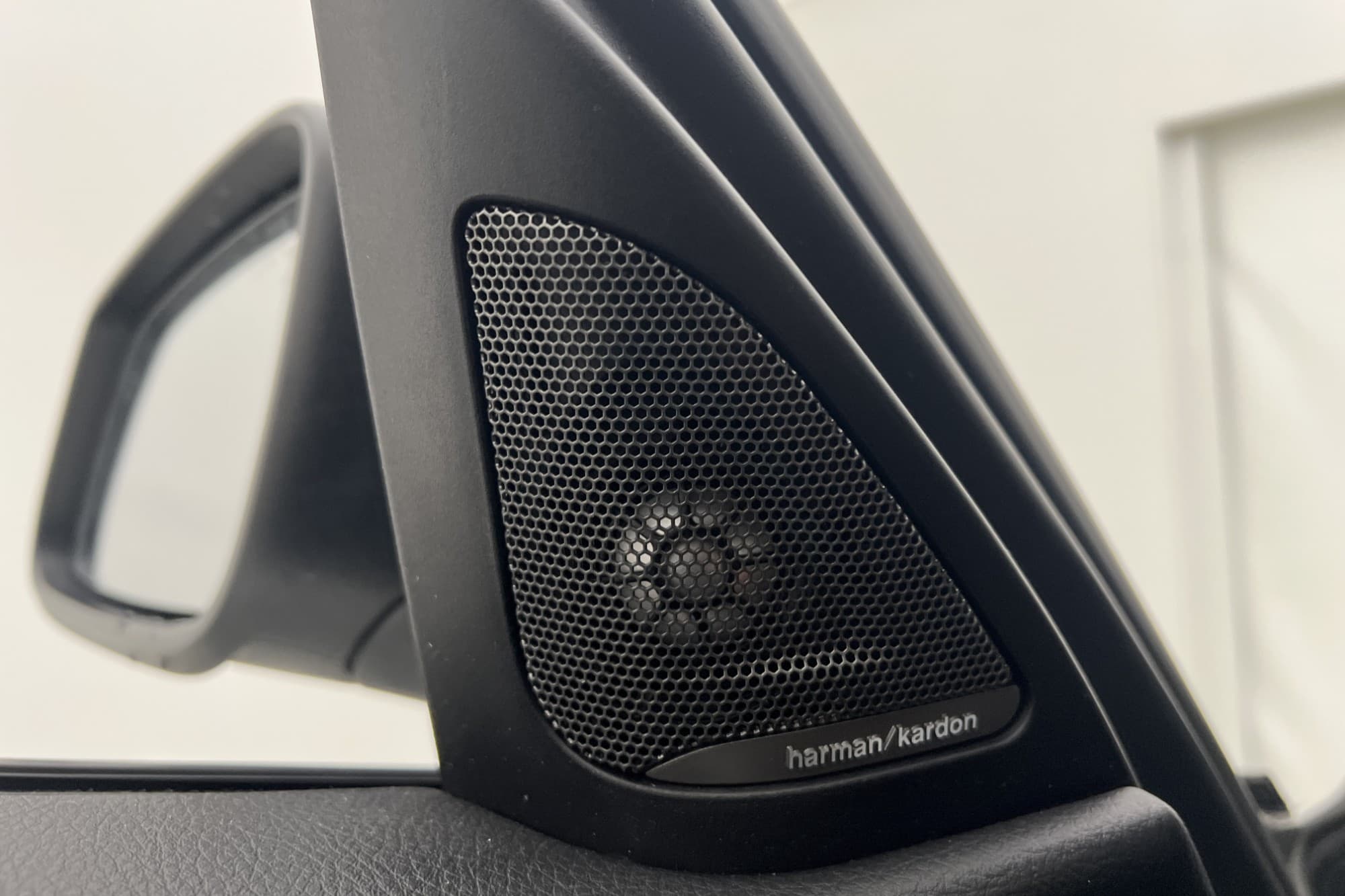 BMW 330e Sedan 252hk Sport line H/K Navi Rattvärme Sensorer
