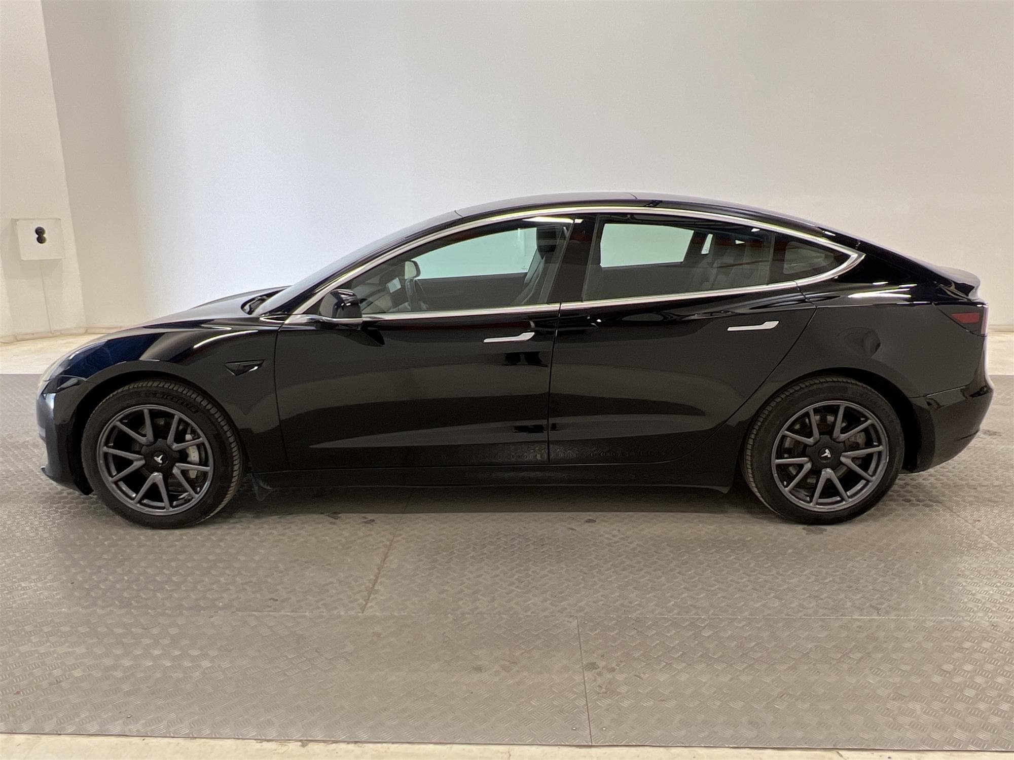 Tesla Model 3 Long Range AWD 440hk