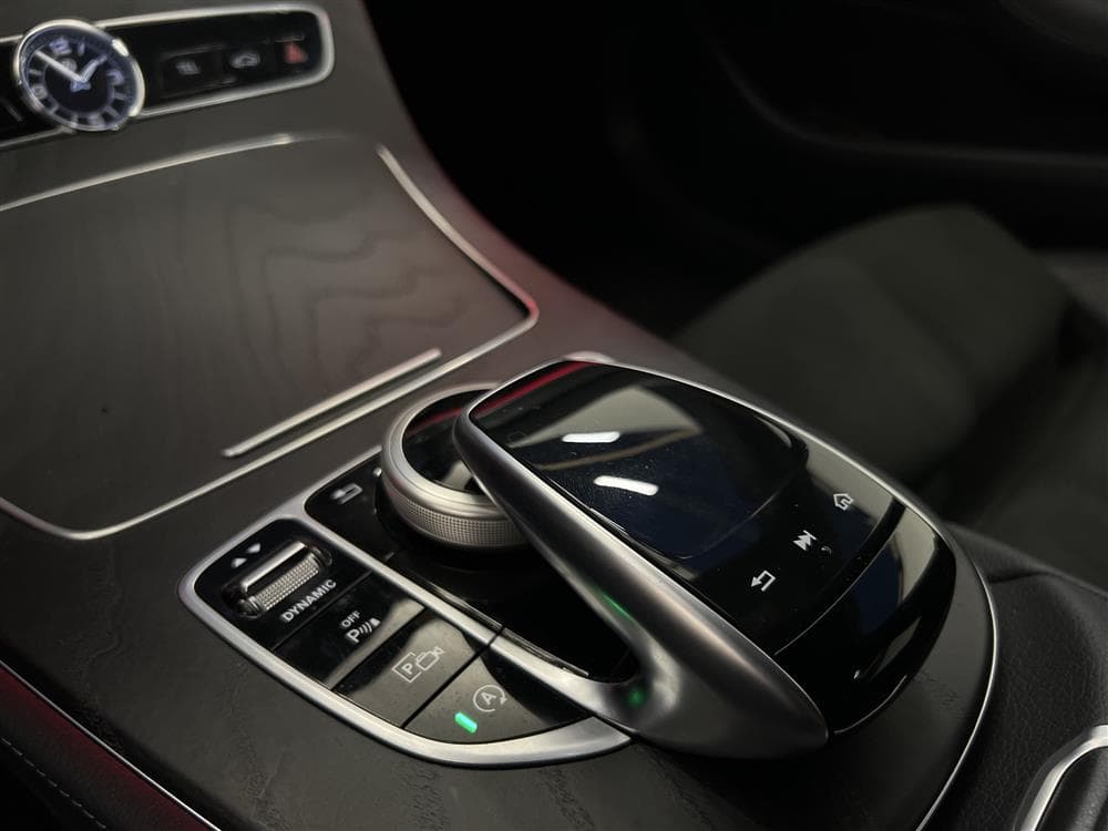 Mercedes-Benz E 220 d 194hk AMG Widescreen D-Värm Drag B-kaminteriör