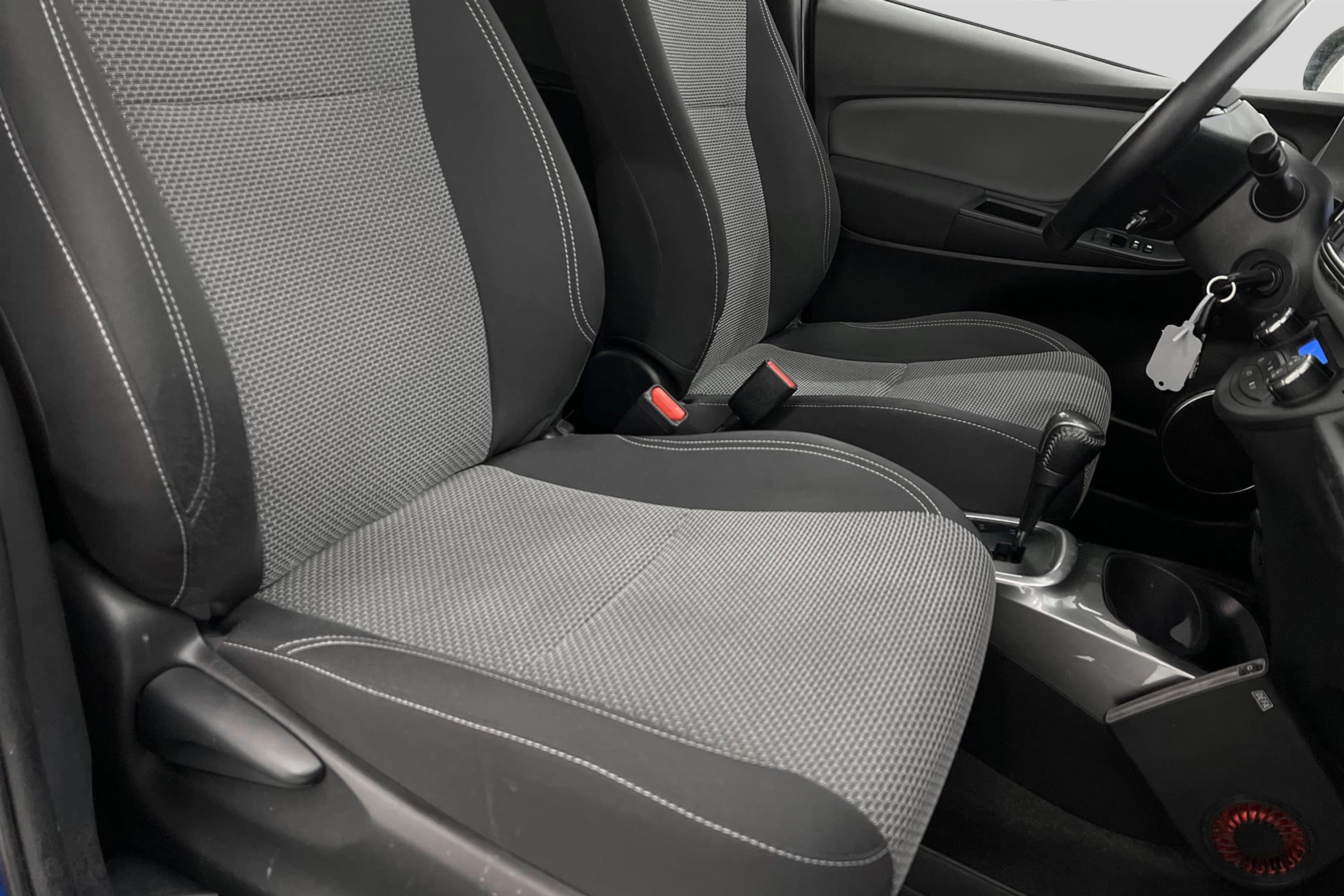Toyota Yaris Hybrid 101hk M-Värmare B-Kam Navi 0,33L/mil