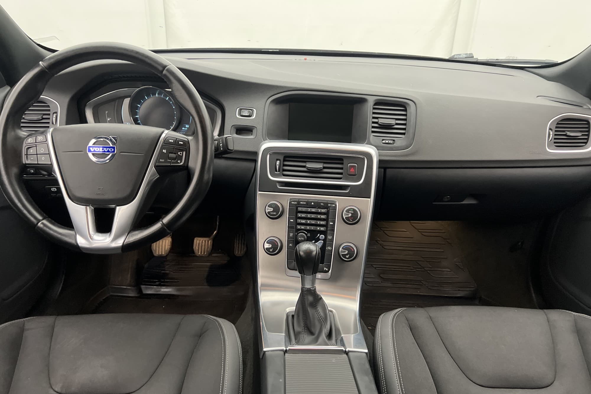 Volvo S60 T3 Momentum VOC Värmare P-Sensorer Halvskinn