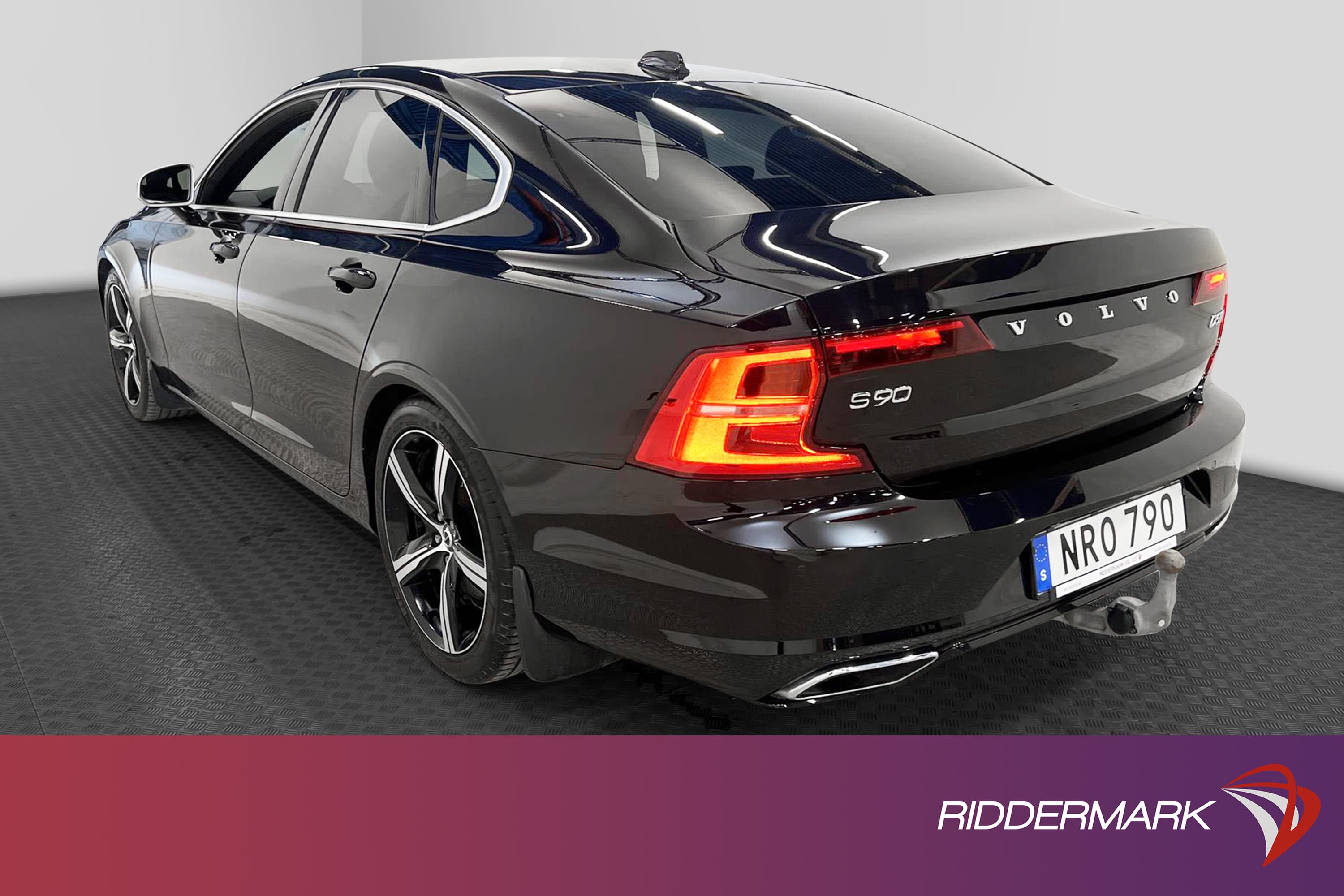 Volvo S90  D5 AWD  235hk R-Design VOC HUD Drag D-Värm Blis