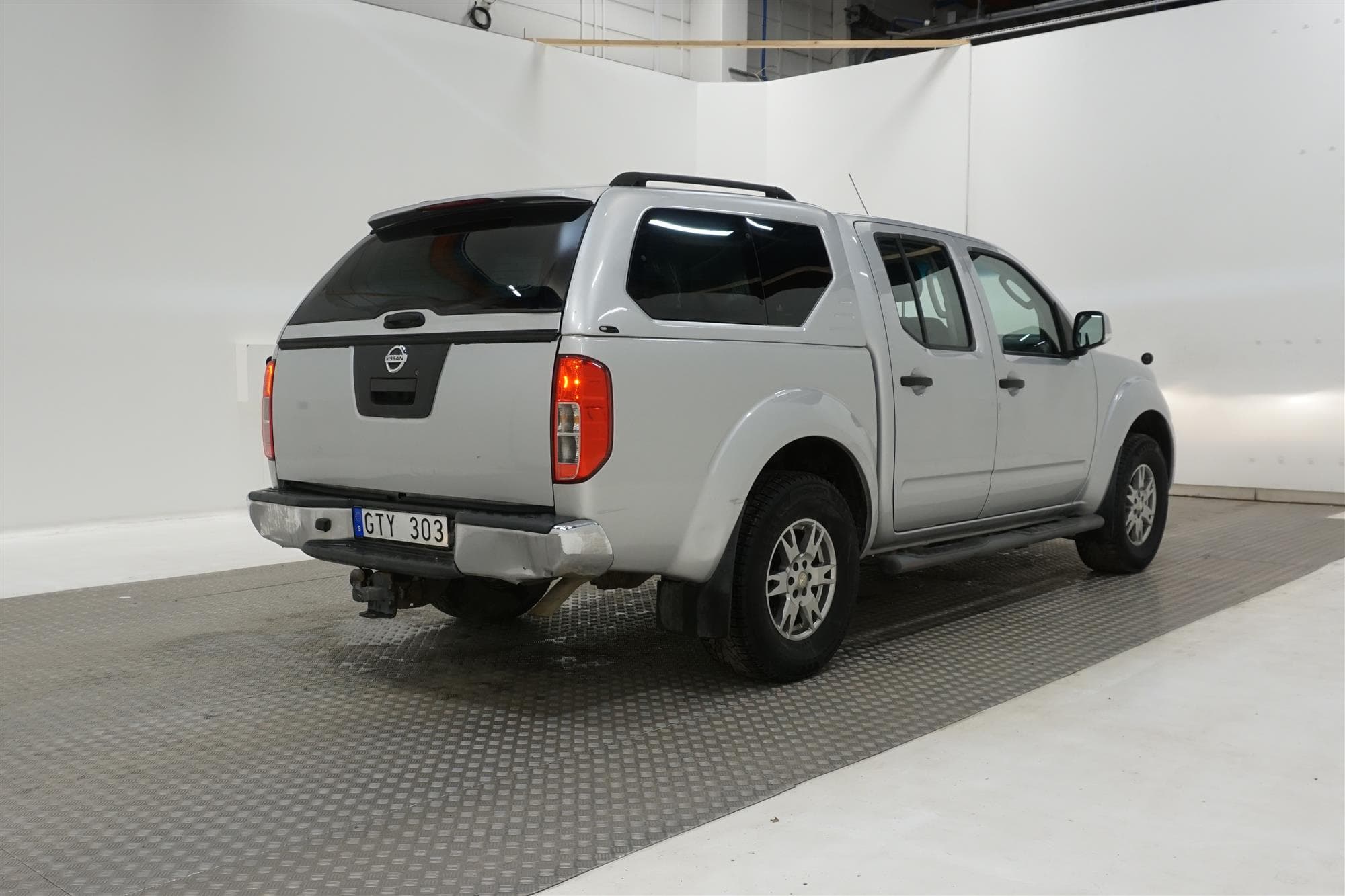 Nissan Navara 2.5dCi Automat 4x4 190hk Diff Dragkrok Moms 