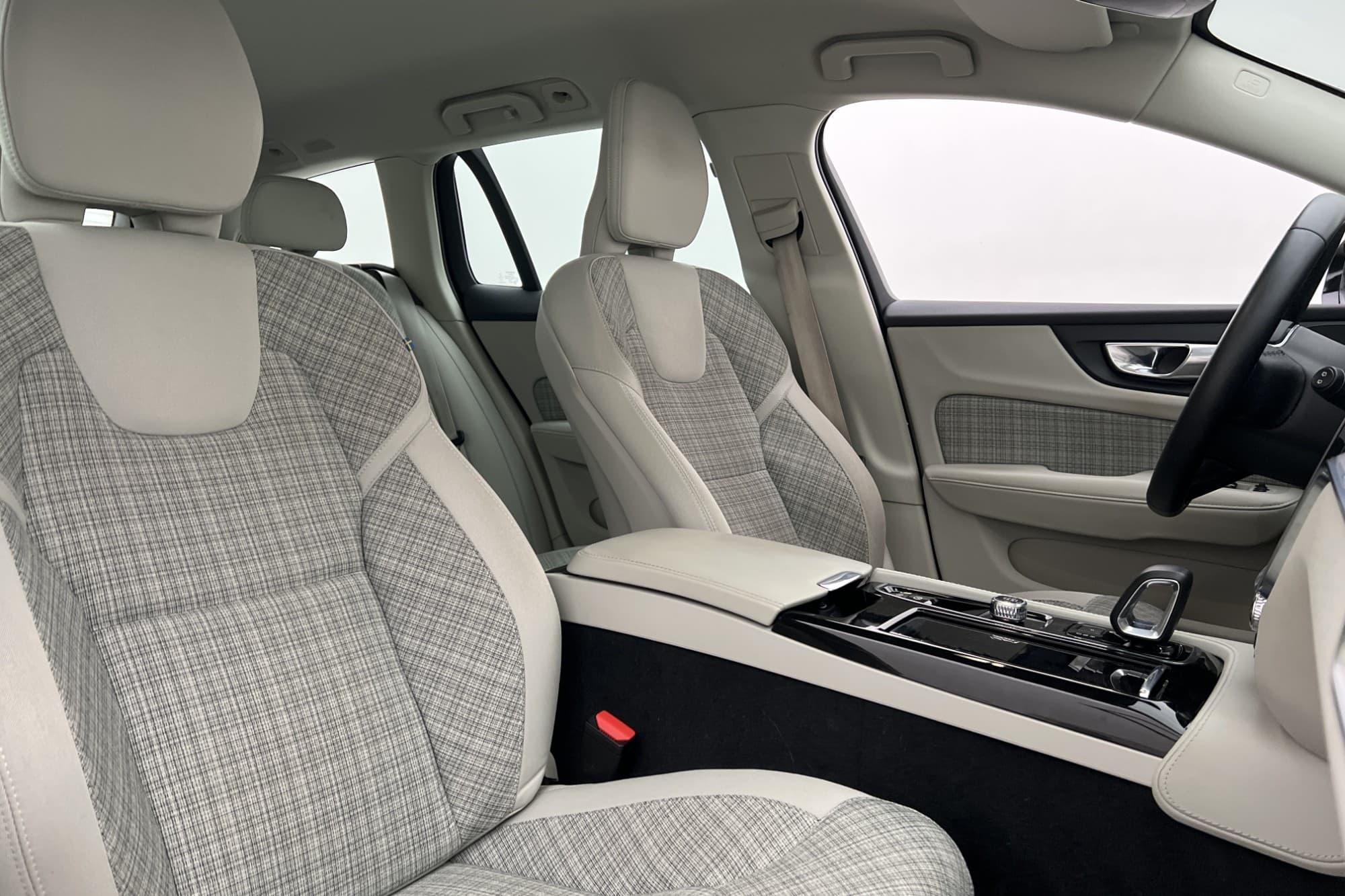 Volvo V60 Recharge T6 AWD Core Bright Drag Värm Kamera MOMS