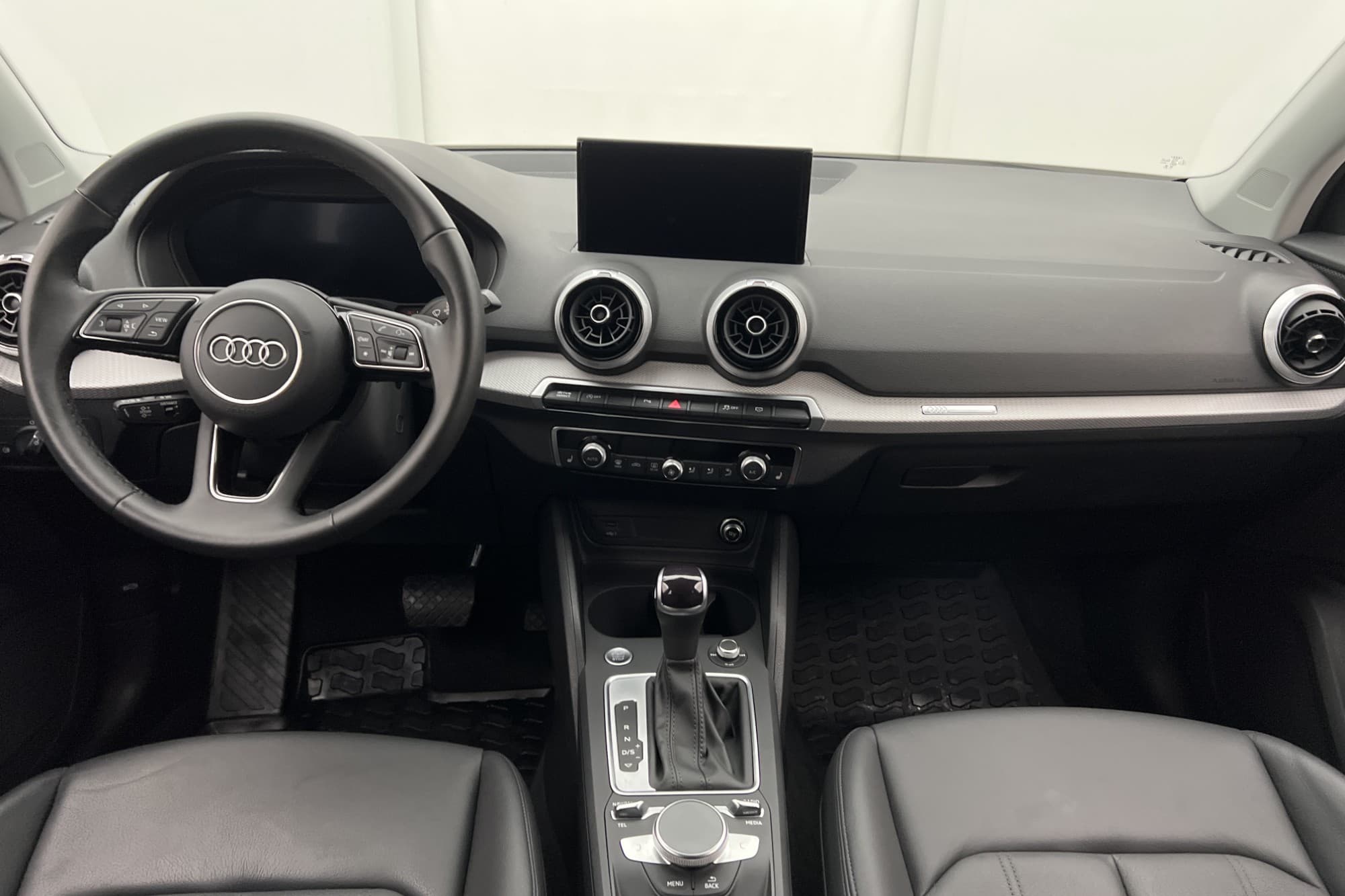 Audi Q2 35 TFSI  150hk S Line Kamera Skinn Cockpit