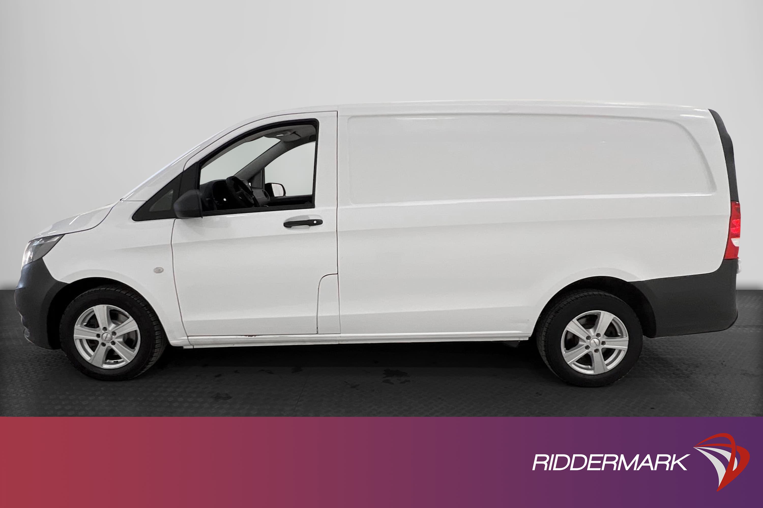 Mercedes-Benz Vito L2 111 CDI Värmare 3-Sits Nyservad Moms