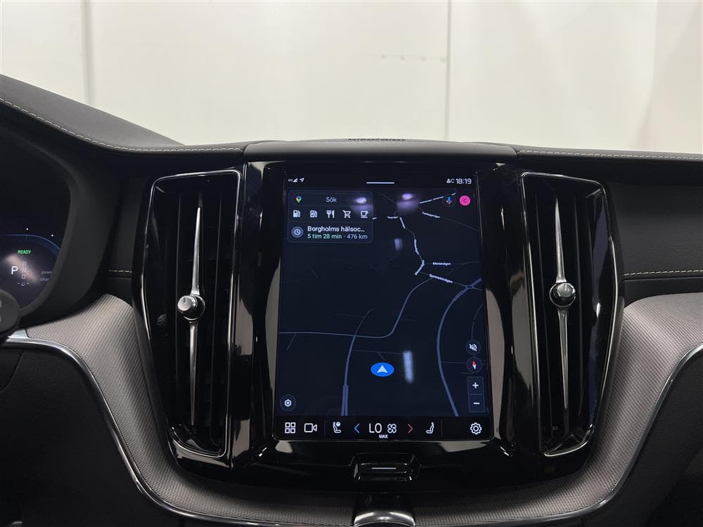 Volvo XC60 T8 AWD TwEn Polestar 421hk R-Design Pano H/K HuDinteriör