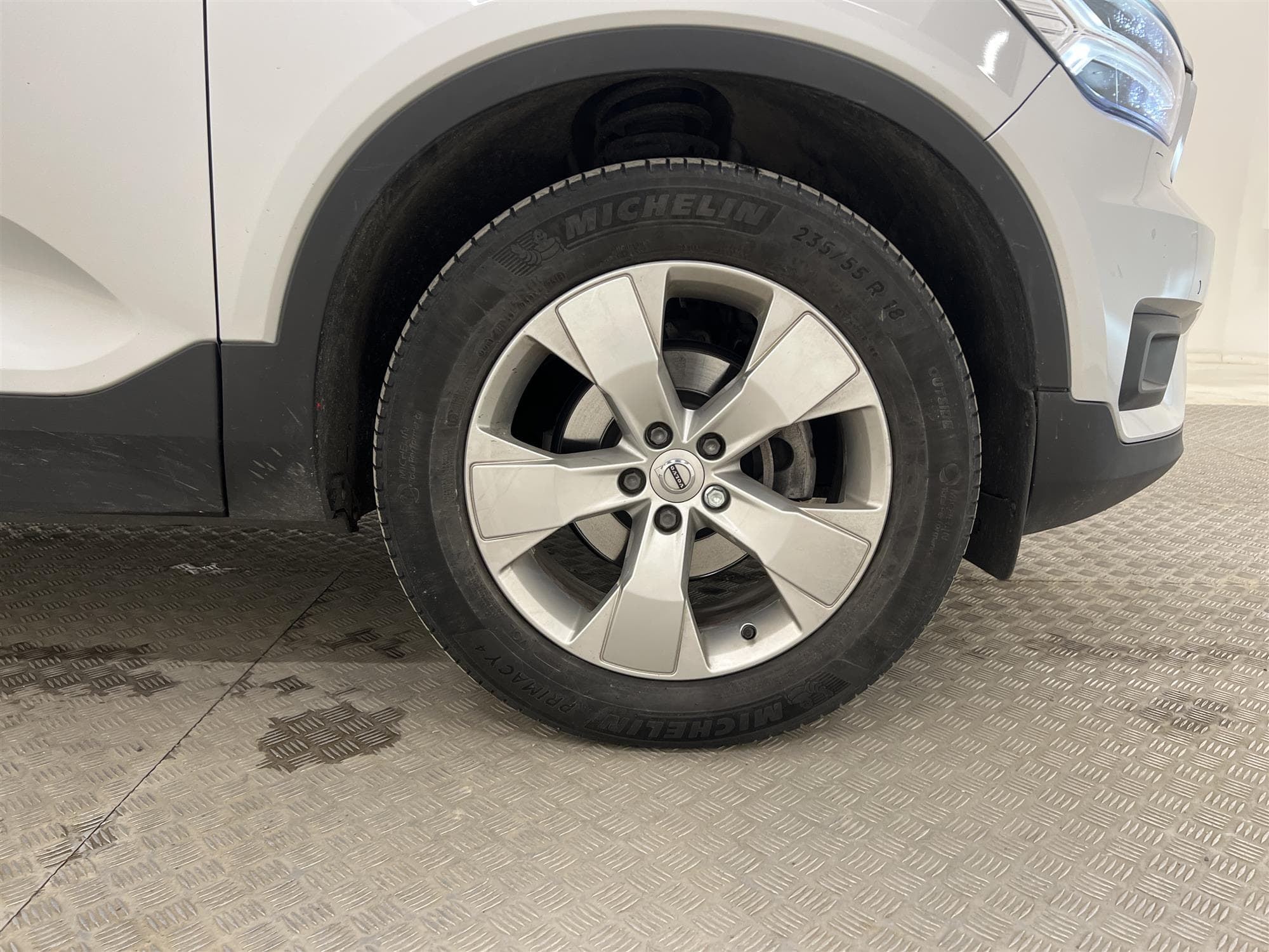 Volvo XC40 D3 150hk Momentum VOC Värmare Kamera Skinn Naviinteriör