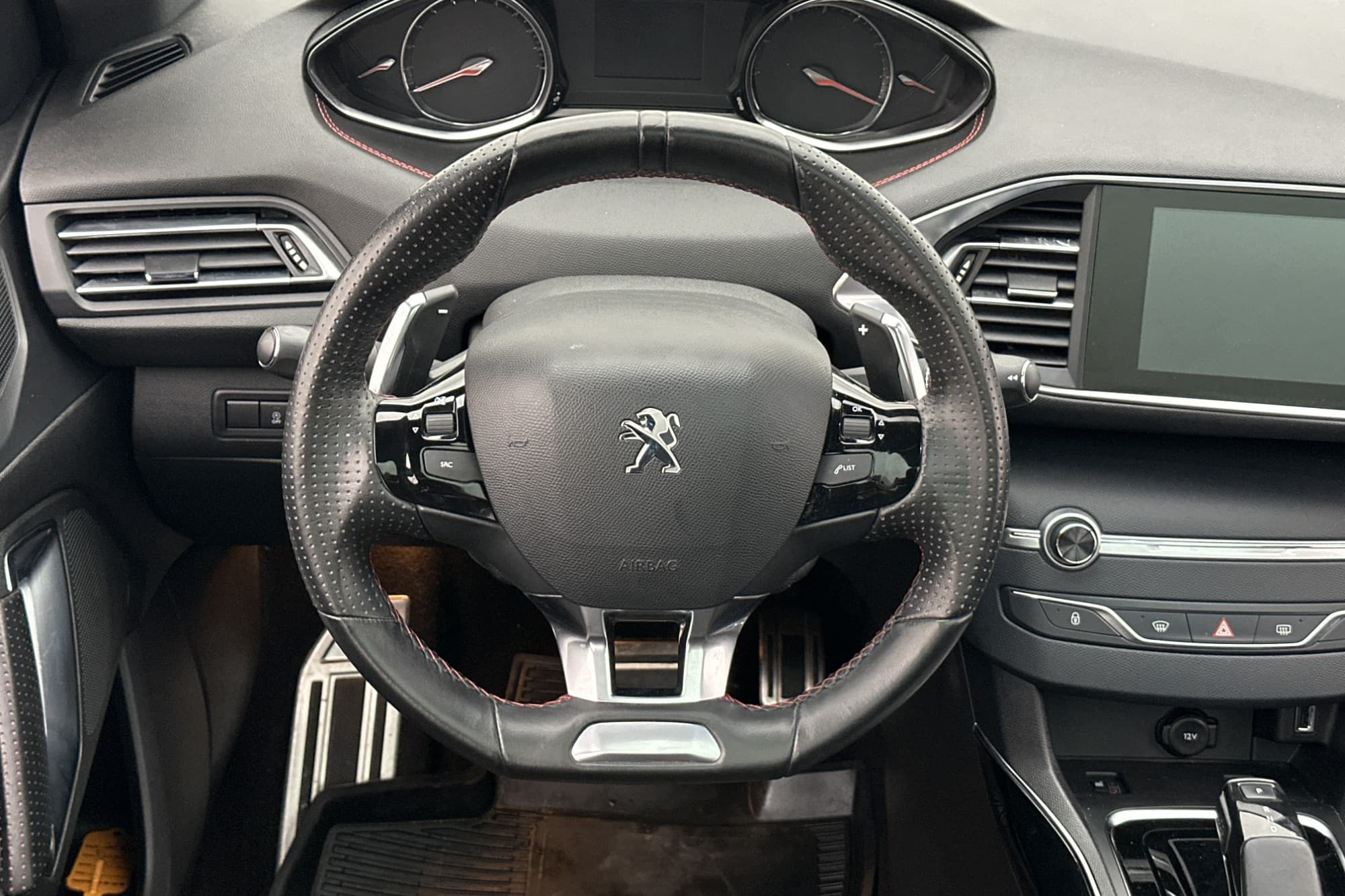 Peugeot 308 e-THP 130hk GT-Line Pano P-Sensorer Halvskinn