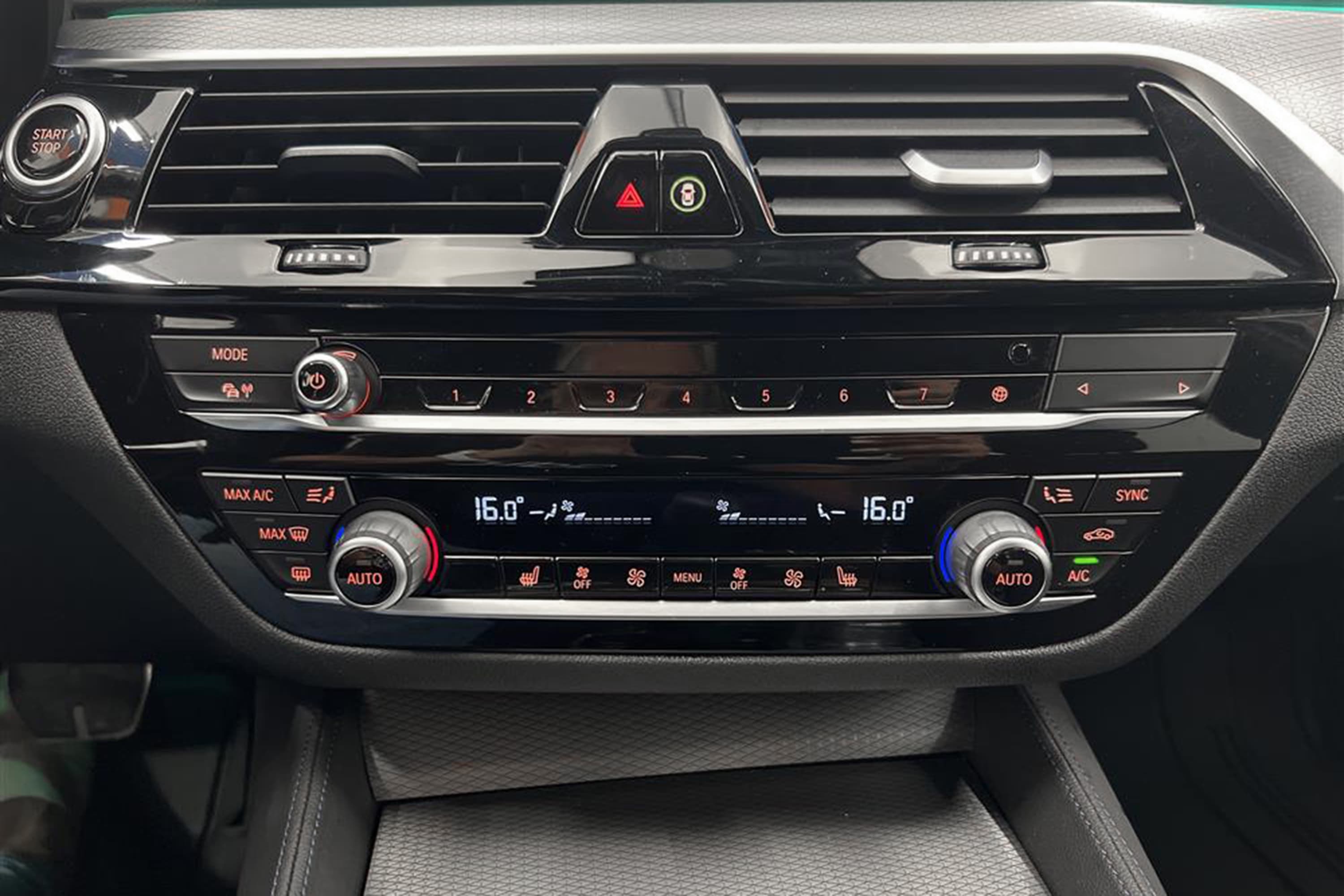 BMW 530e iPerformance 252hk M Sport Backkamera HiFi Naviinteriör