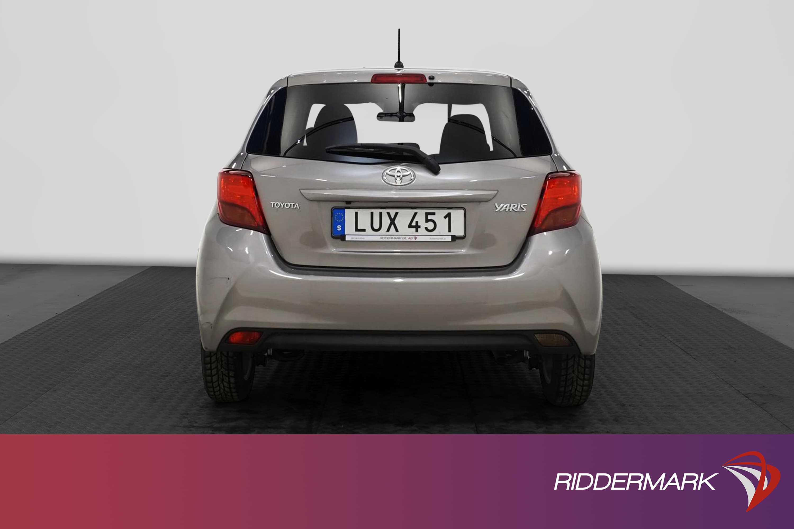 Toyota Yaris 1.33 99hk 1 Bruk B-Kamera 426kr Skatt 0,49L/mil