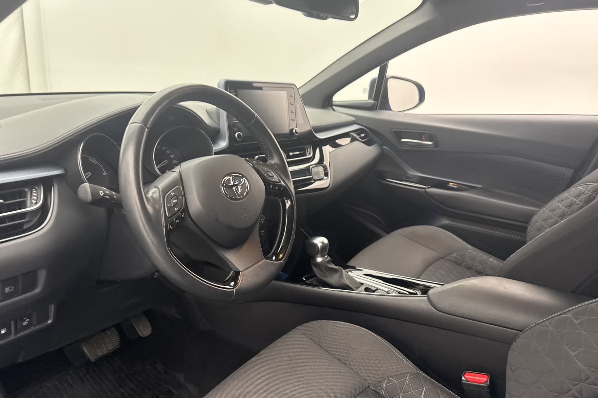 Toyota C-HR Hybrid 122hk X-Edition Kamera Rattvärm Adpt-fart