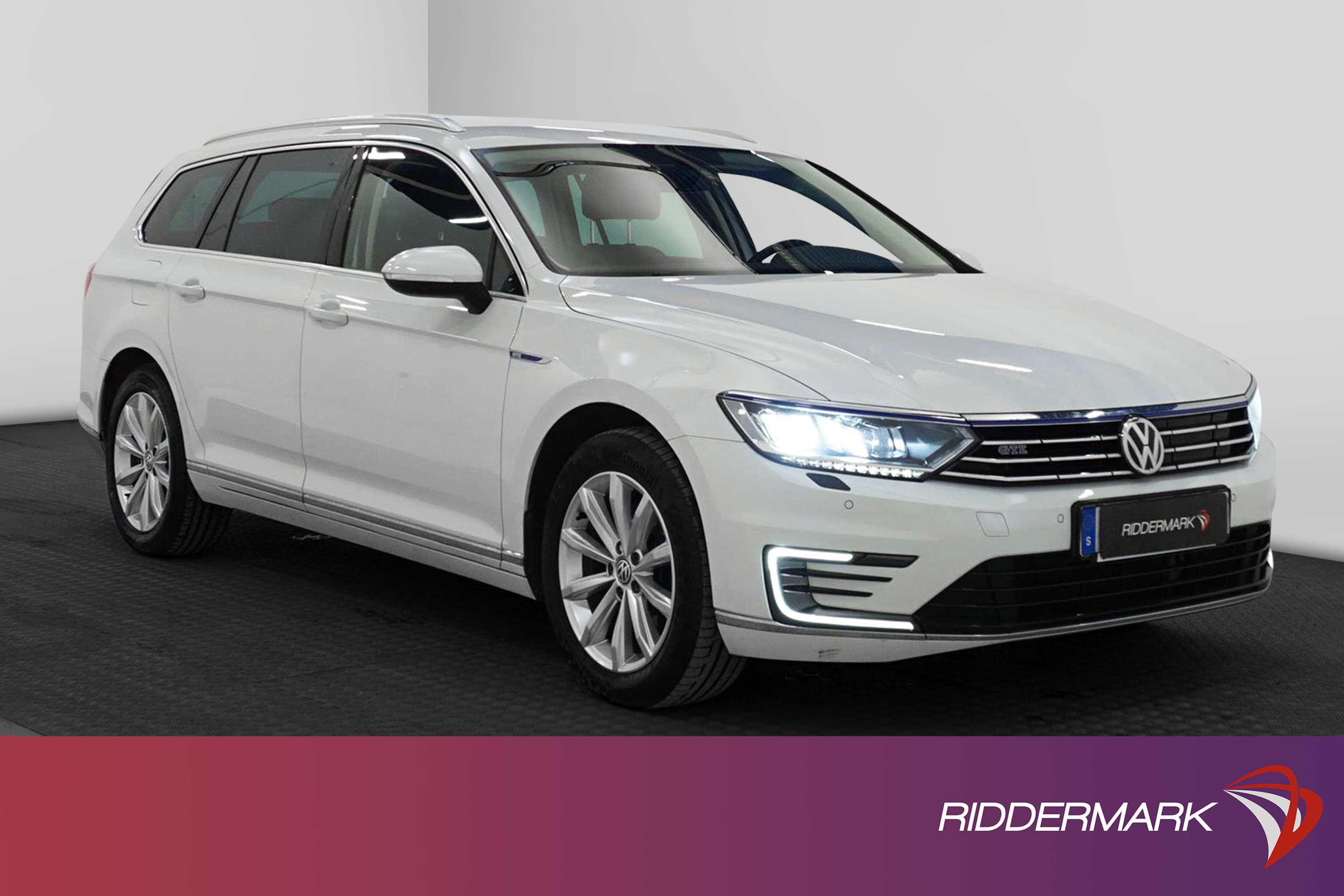 Volkswagen Passat GTE 218hk