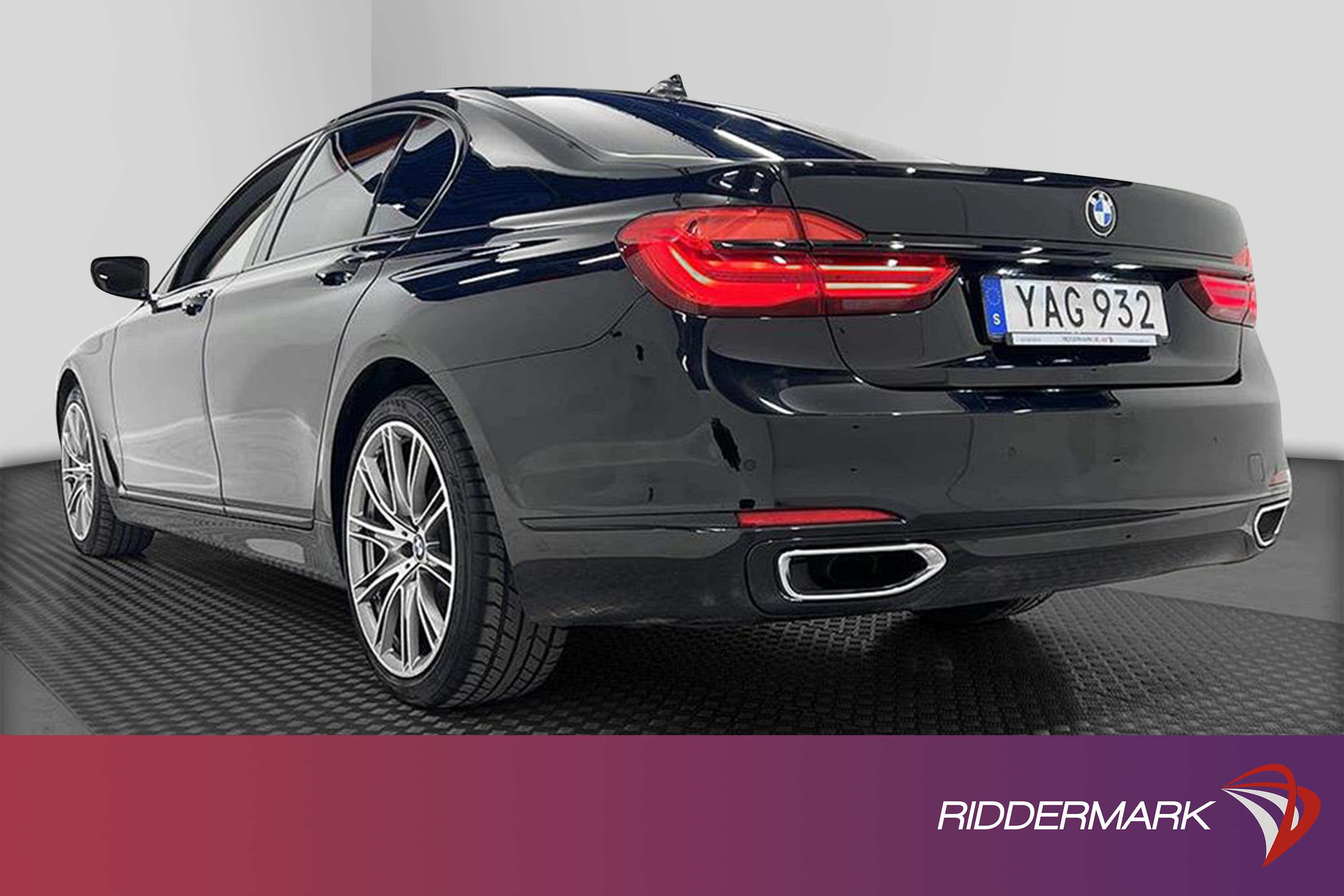 BMW 730d xDrive 265hk D-värm Skinn HiFi Navi Luftfjädringinteriör