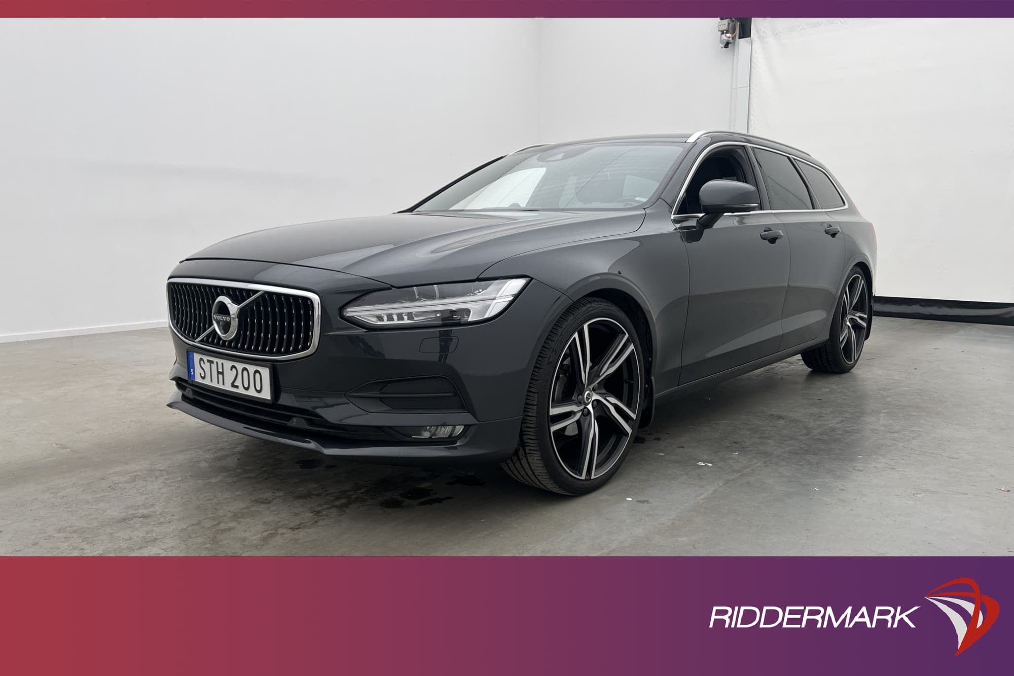 Volvo V90 D3 AWD B&W VOC Värmare 360° Kamera Navi BLIS Drag 