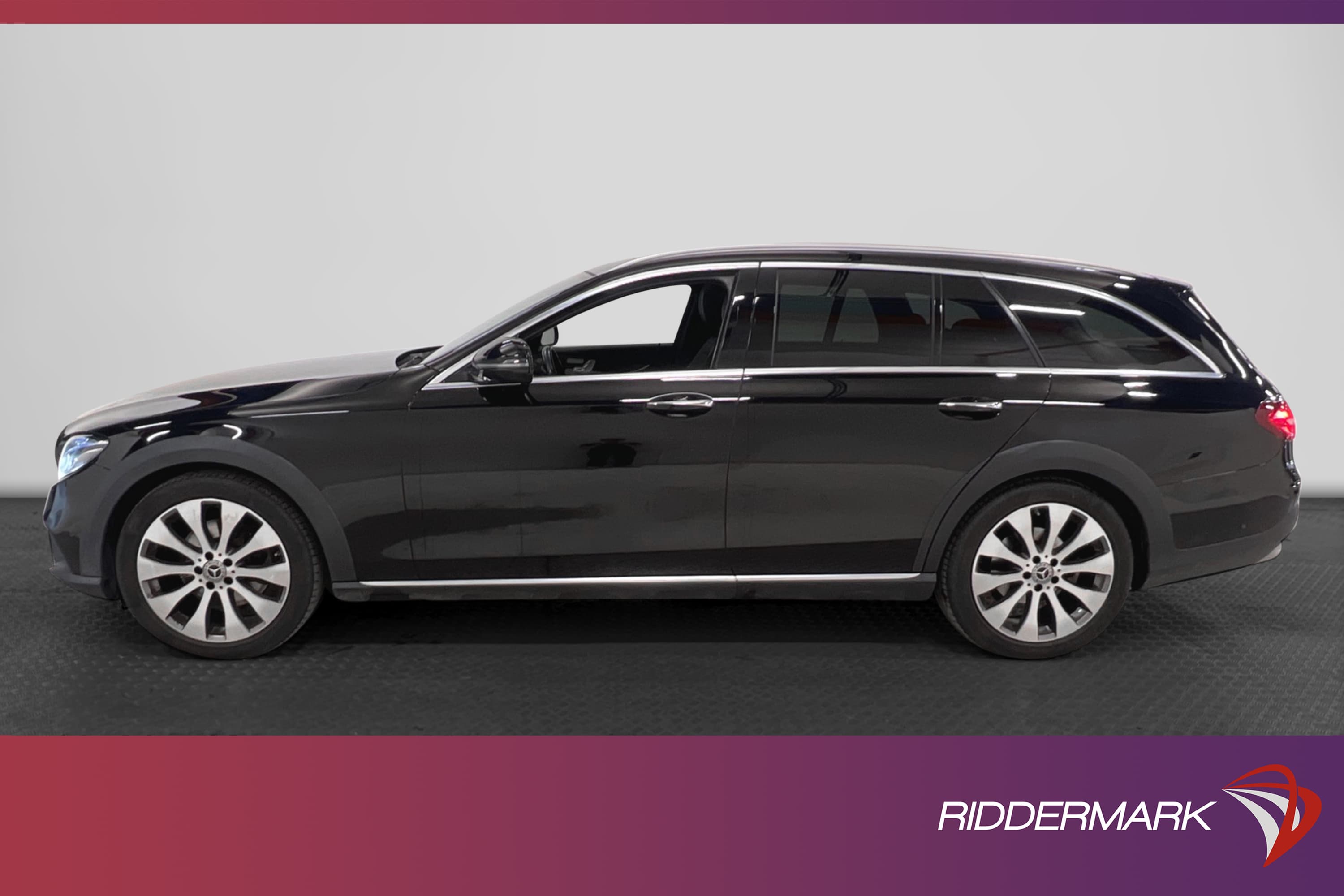 Mercedes-Benz E 220 d All-Terrain 4M Burmester Pano Skinn