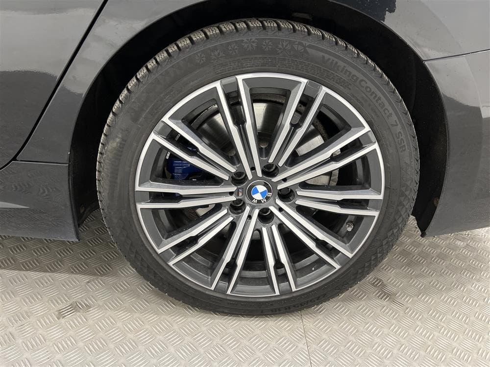 BMW 330d xDrive 265hk M-Sport Innovation Pano H/K Värmare