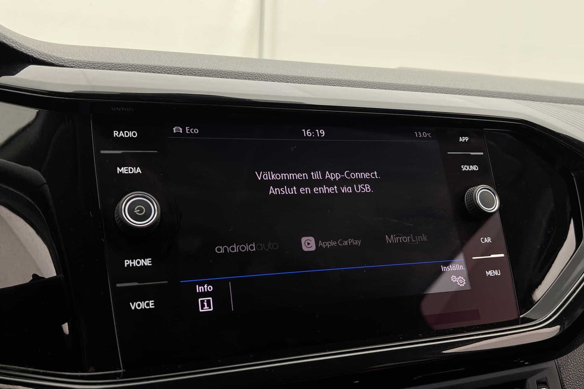 Volkswagen T-Cross 1.0 TSI 116hk GT Värmare CarPlay Sensorer