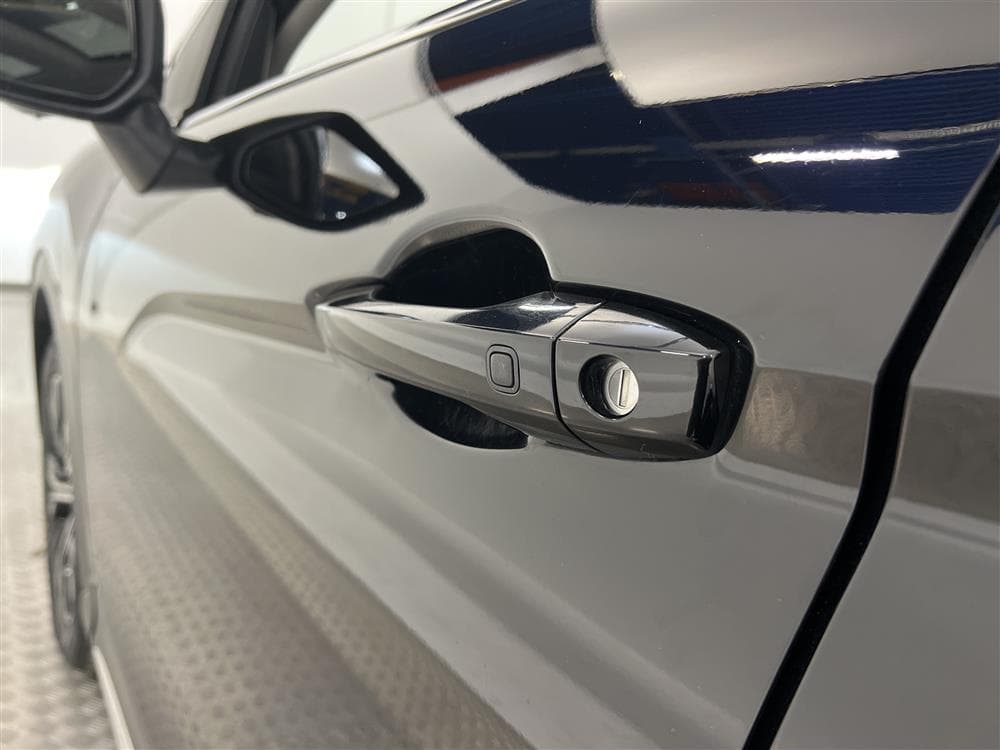 Mitsubishi Eclipse Cross 1.5 4WD 163hk HUD Pano 360° Värmare