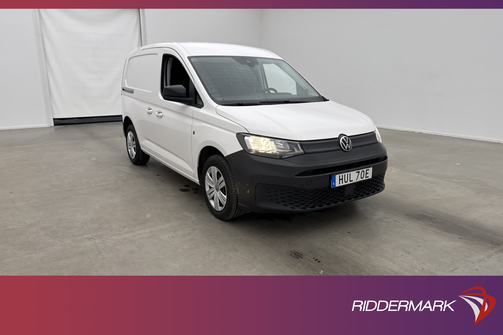 Volkswagen Caddy 2.0TDI Värmare PDC Dragkrok CARPLAY Moms