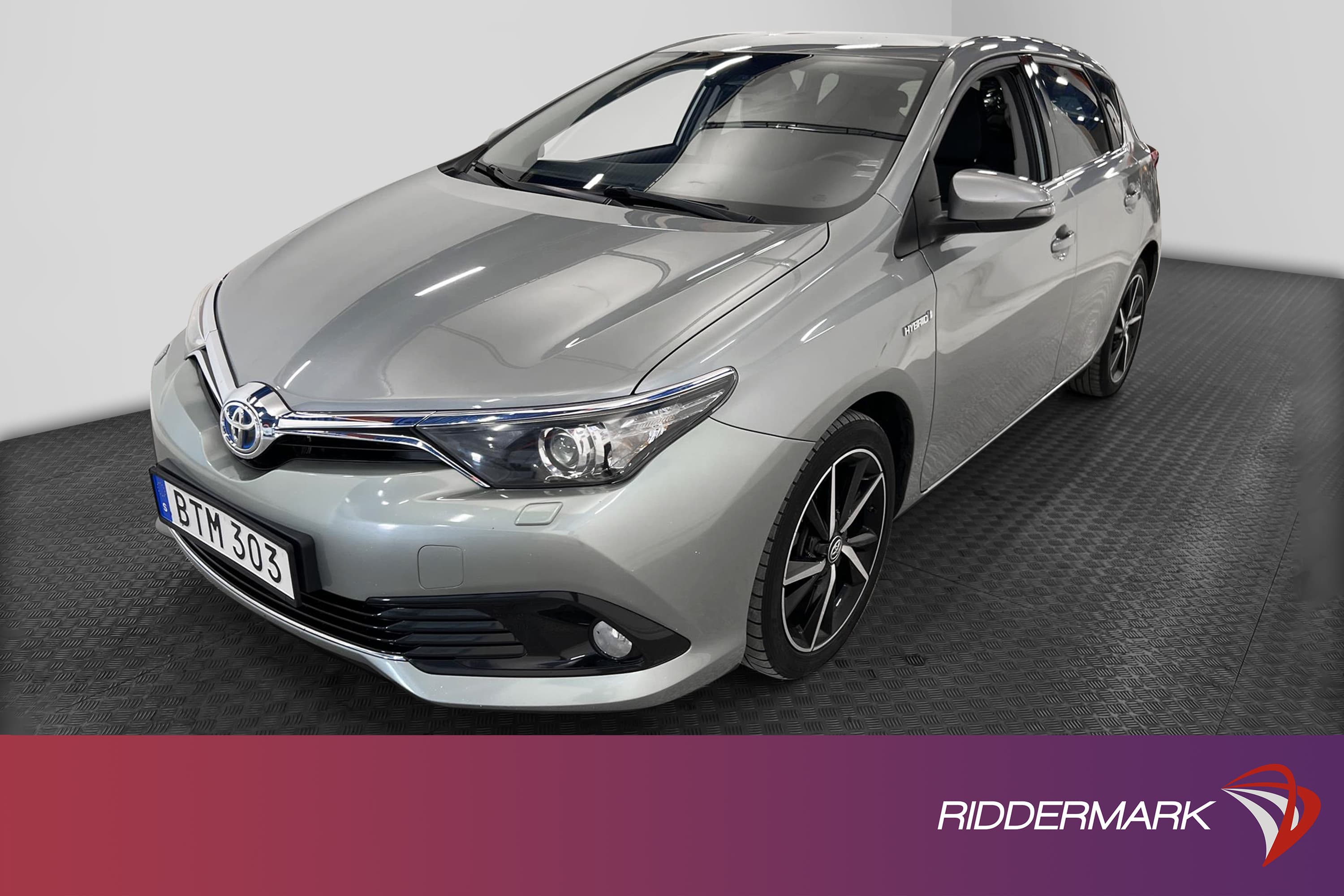 Toyota Auris Hybrid e-CVT 136hk B-Kam 360kr Skatt 0,39L/mil