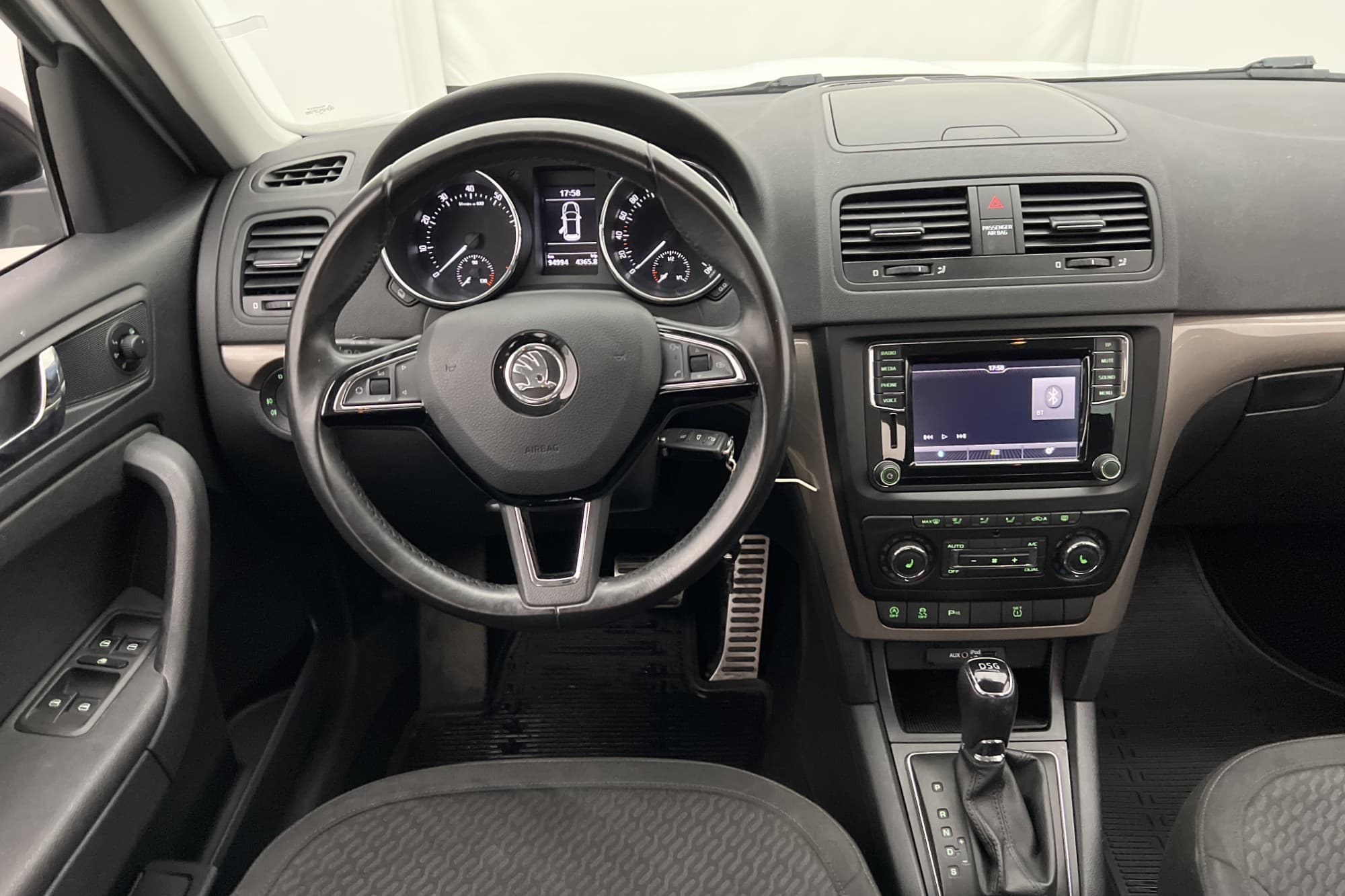 Skoda Yeti 1.4 TSI 110hk Kamera CarPlay Farthållare Dragkrok