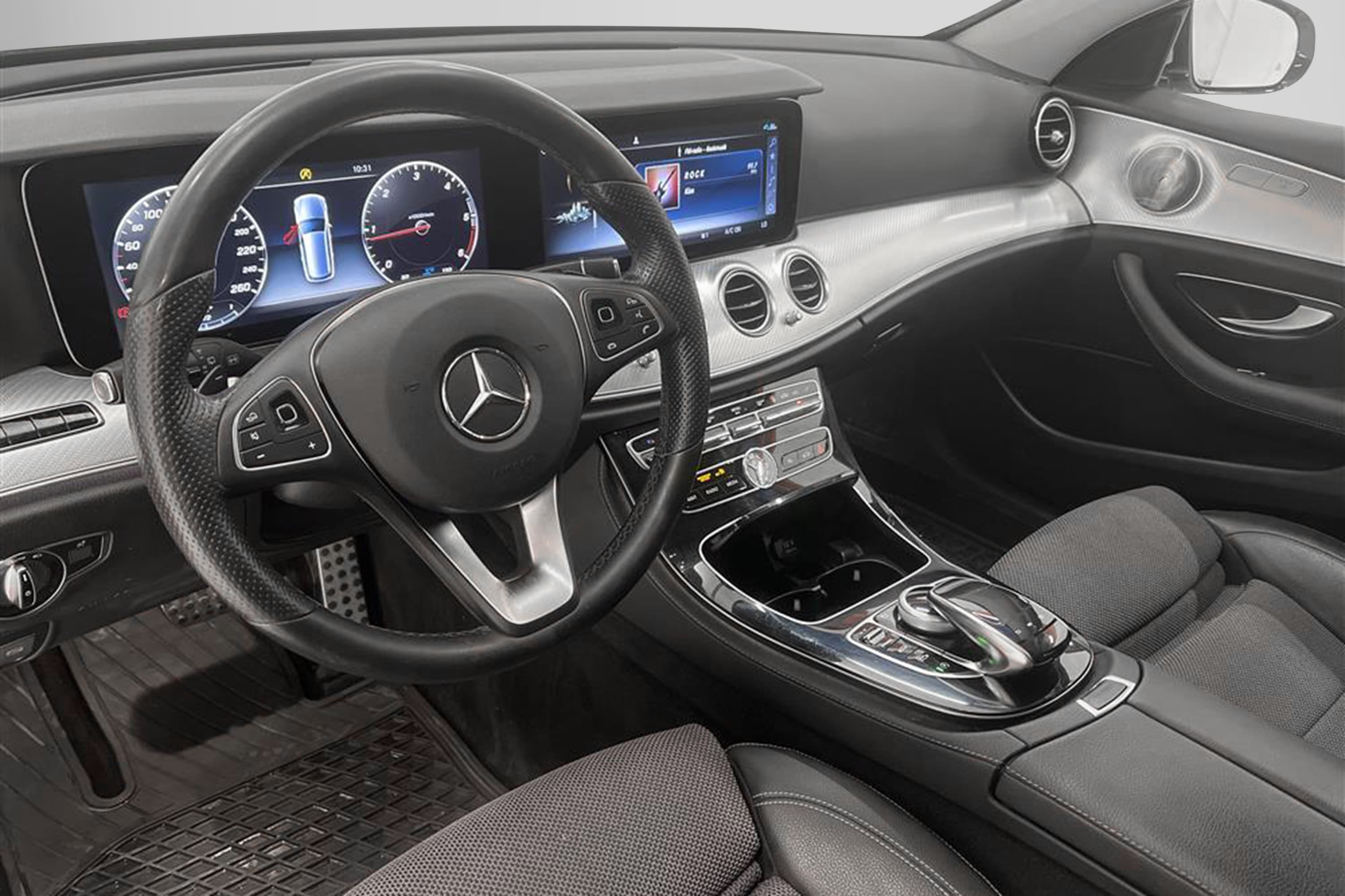 Mercedes-Benz E 220d 4M All-T 194hk D-värm Burmester 360°interiör