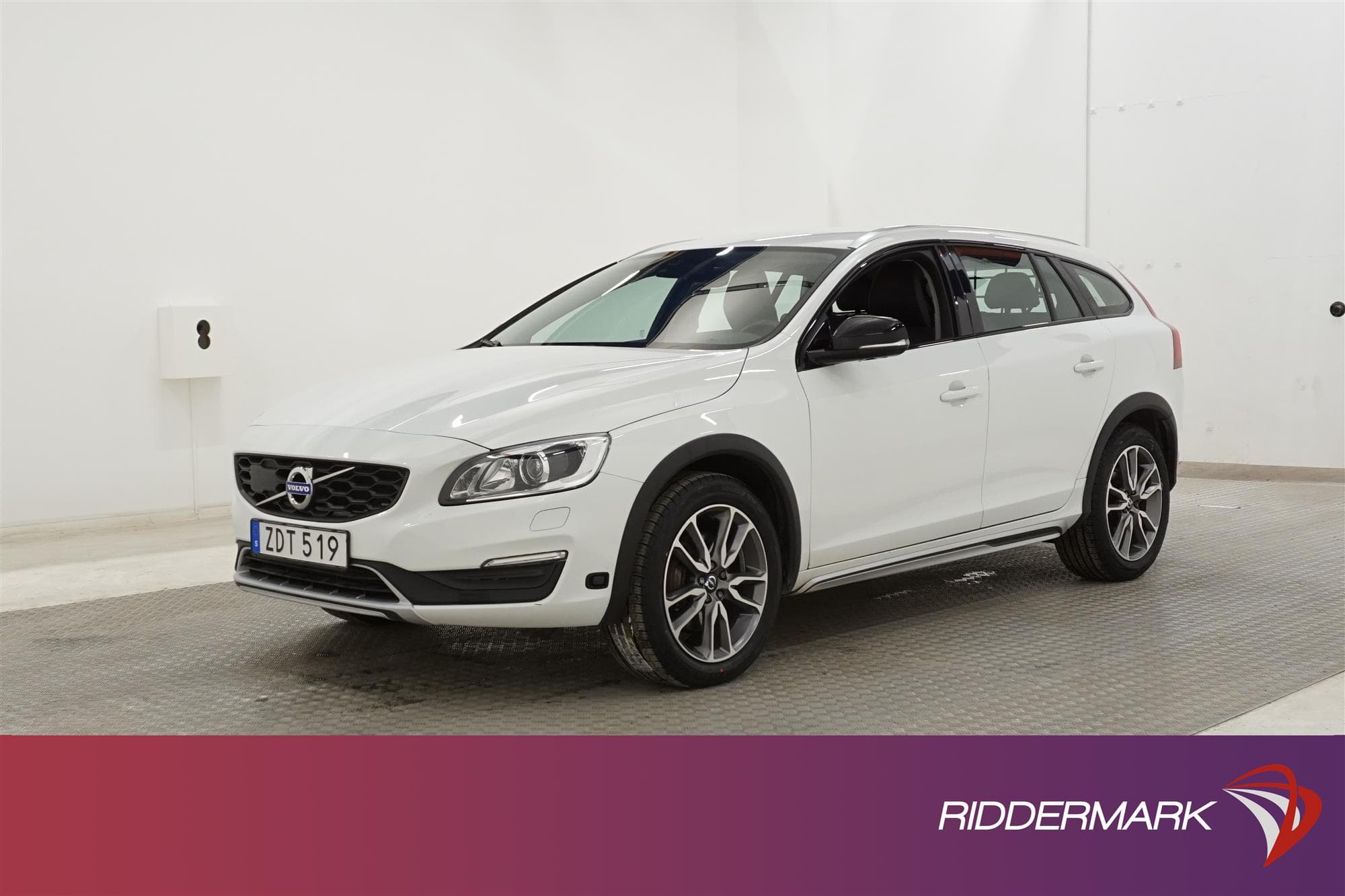 Volvo V60 Cross Country D4 AWD