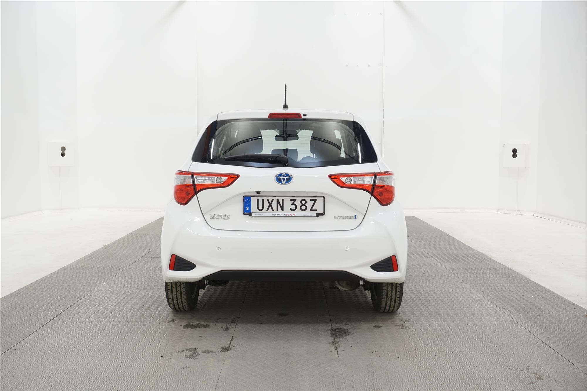 Toyota Yaris Hybrid e-CVT 101hk B-Kam P-Sensorer 0,37L/mil