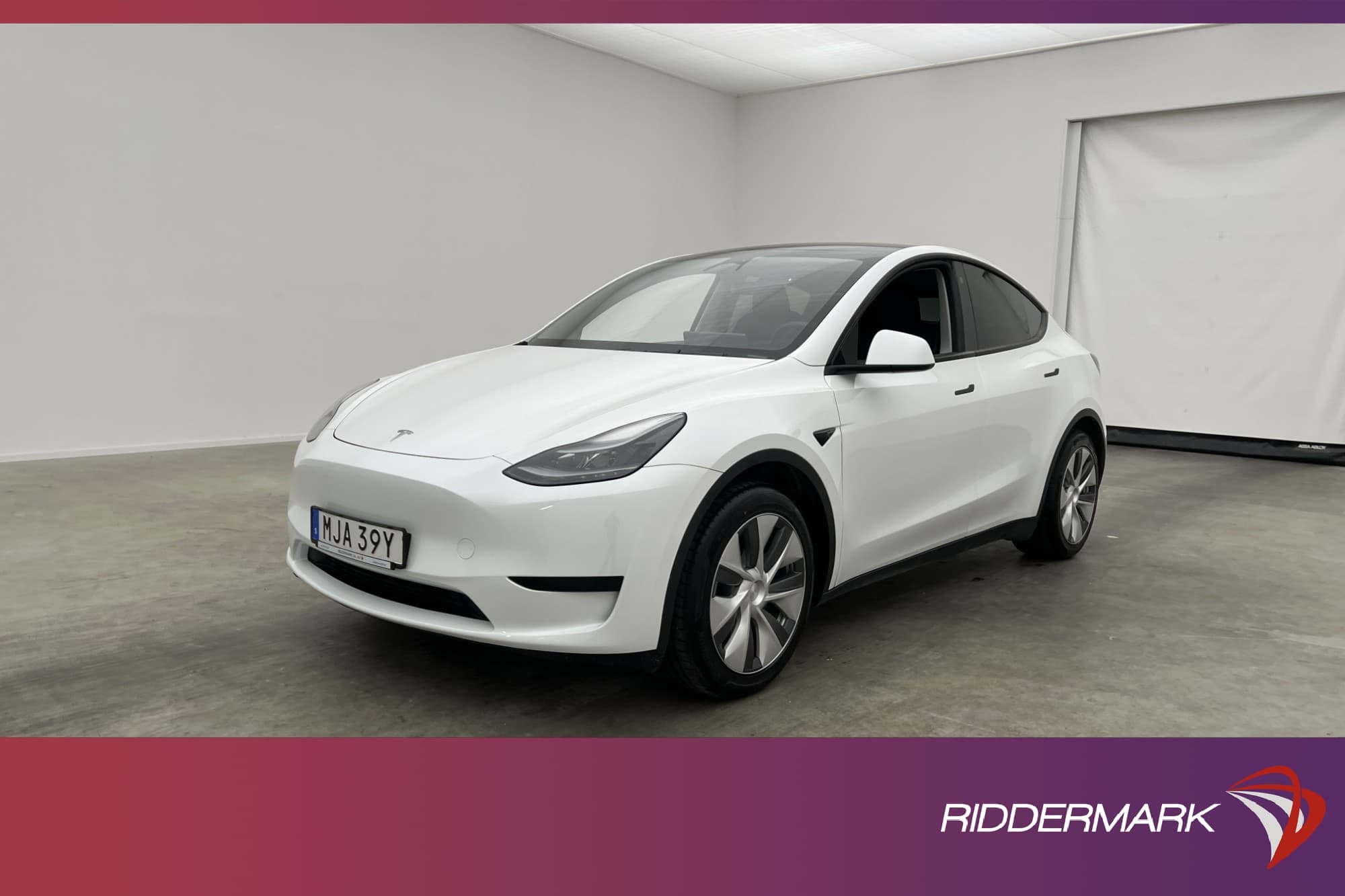Tesla Model Y Standard Range