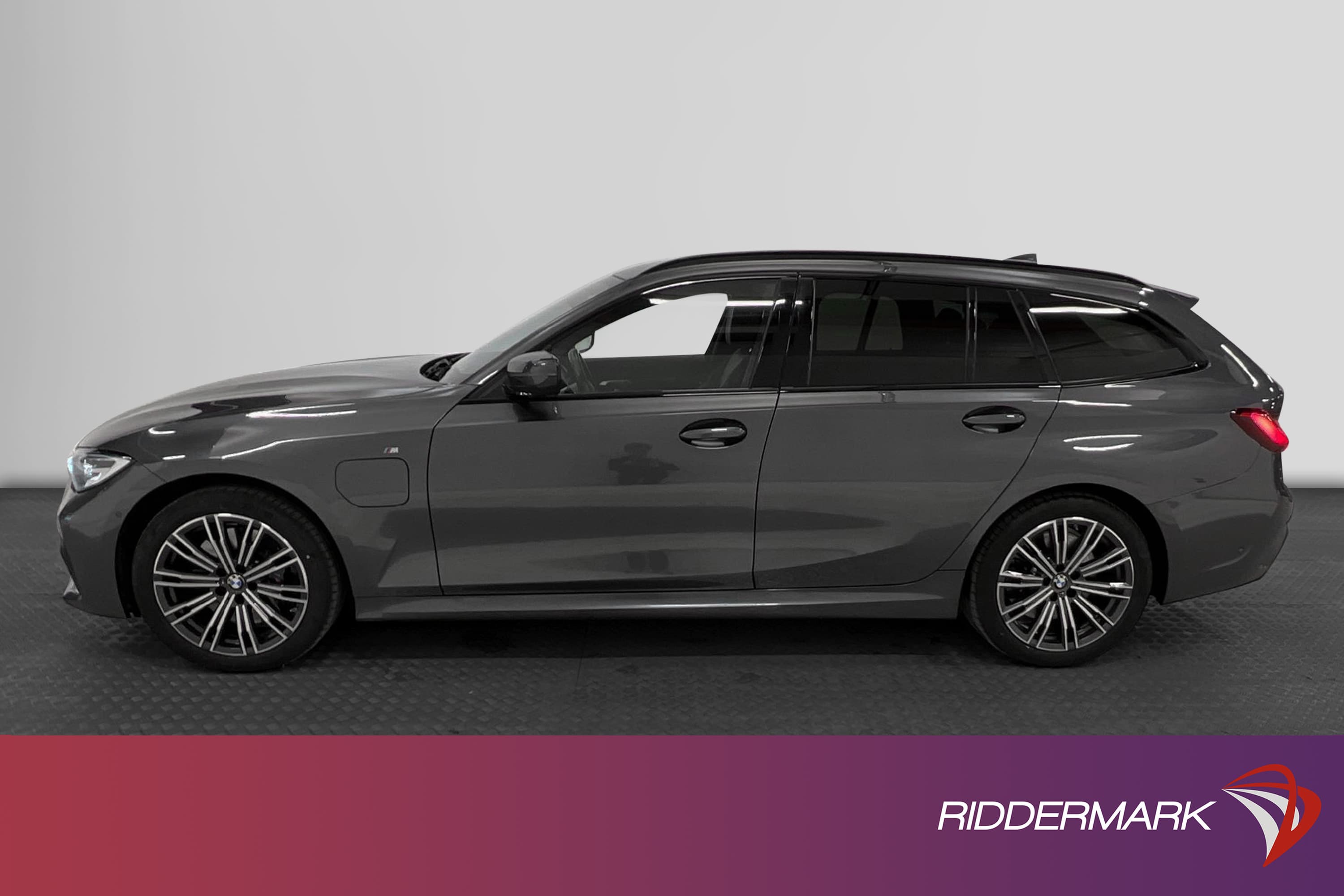 BMW 330e xDrive Touring 292hk