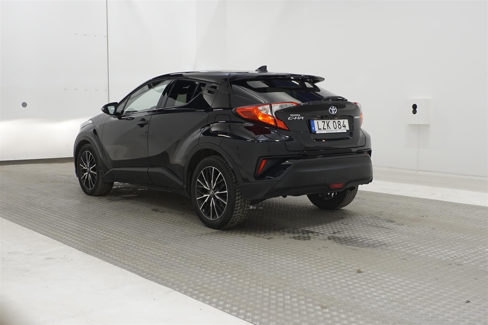 Toyota C-HR Hybrid 122hk JBL B-Kamera Svart Innertak Keyless