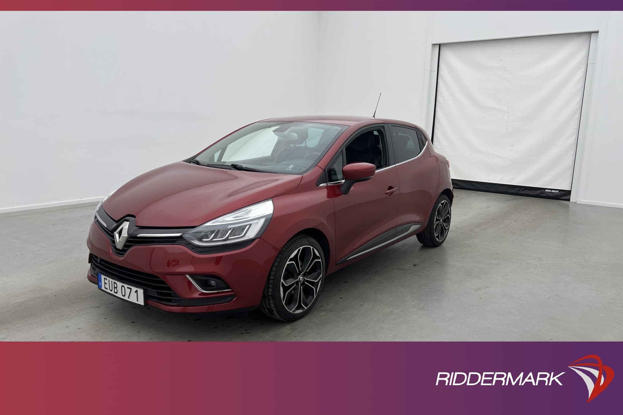 Renault Clio 90hk Intens M&K-Värm BASS-Reflex Navi Sensorer