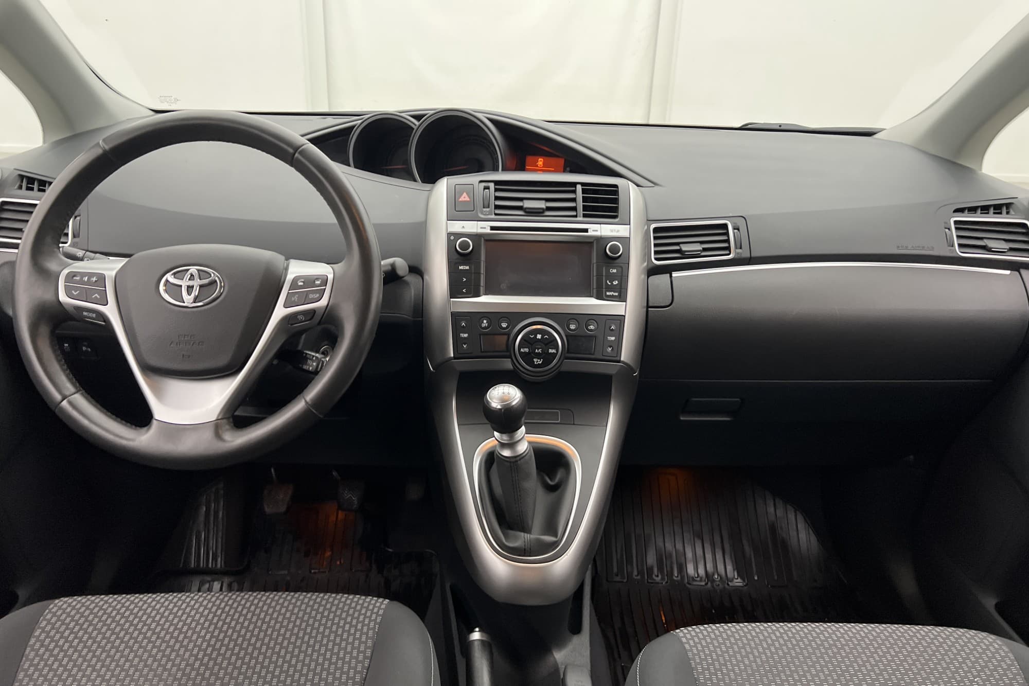 Toyota Verso 1.8 147hk En-brukare 7-Sits Kamera Dragkrok