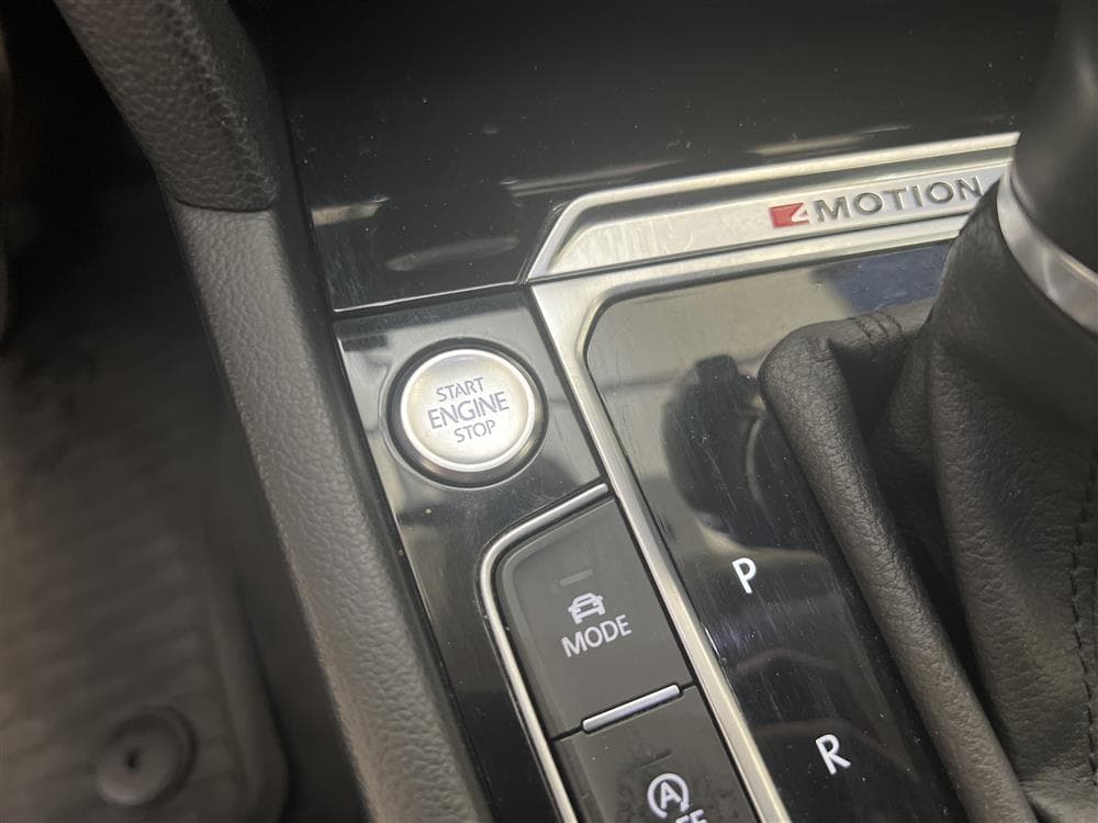 Volkswagen Passat 2.0 TDI 4M R-line Cockpit D-värm B-kamerainteriör