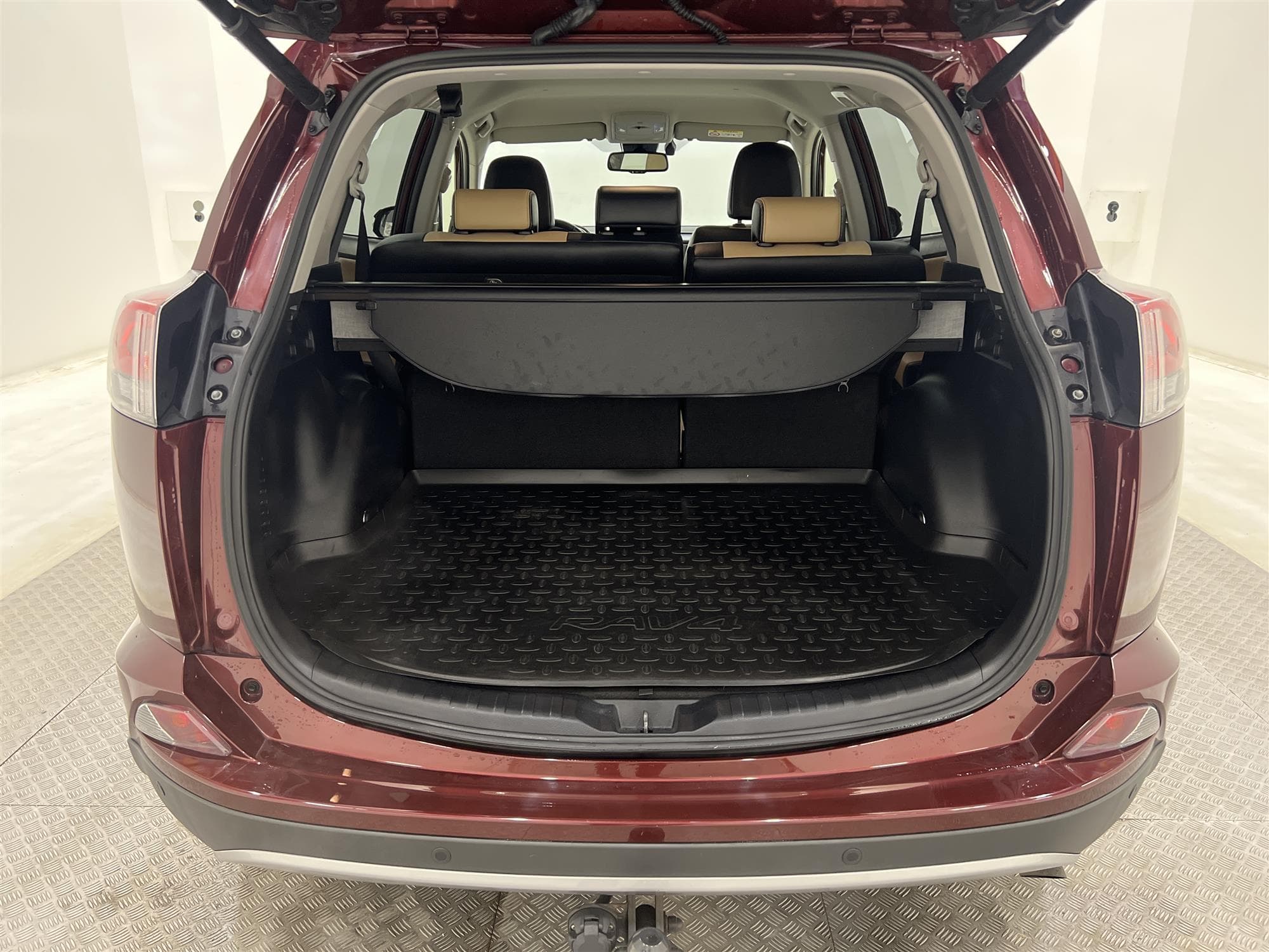 Toyota RAV4 2.0 4x4 152hk Navi Drag Skinn 360-Kam Keyless