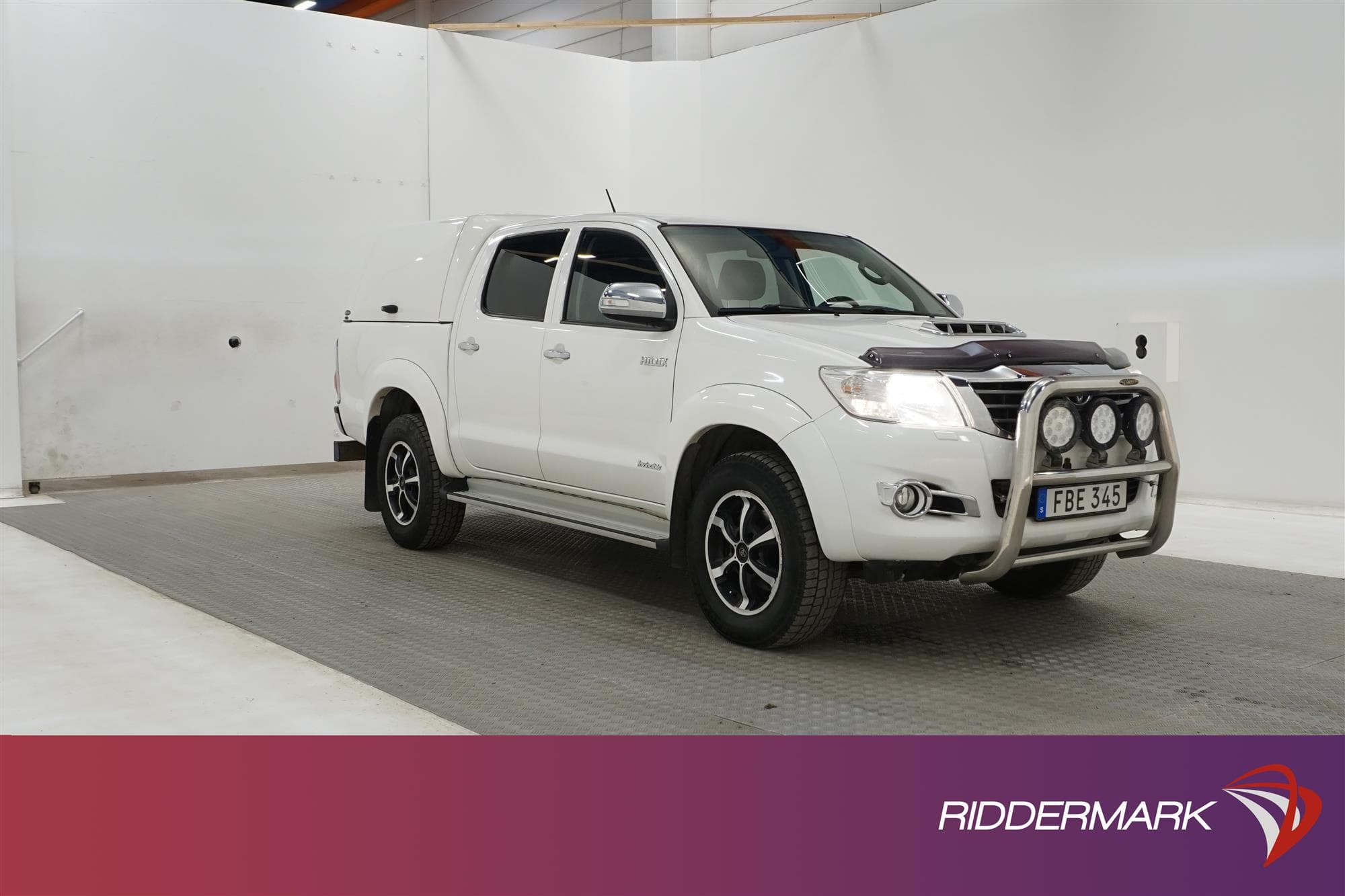 Toyota Hilux Invincible Automat 171hk Kamera Drag Moms