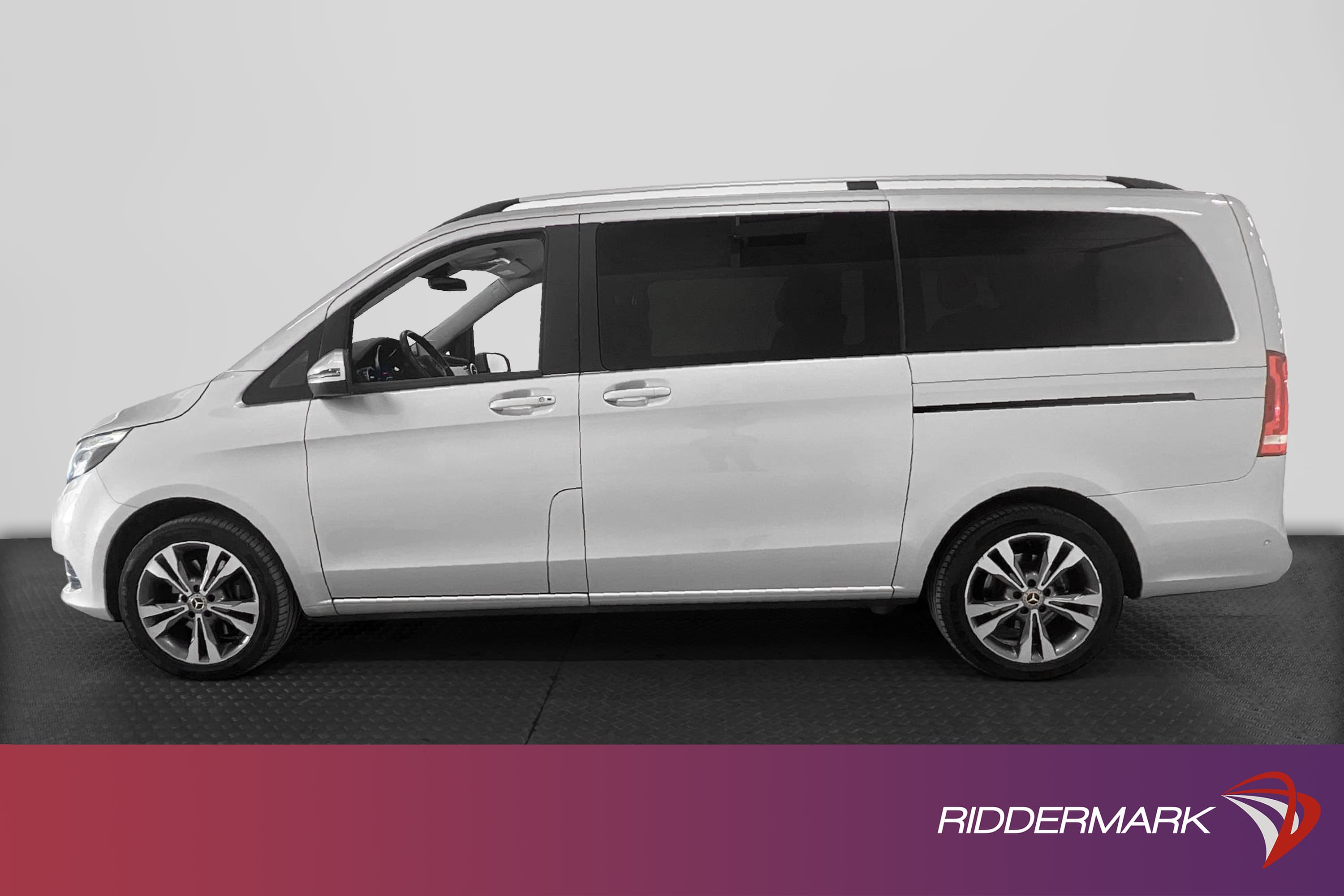 Mercedes-Benz Lång V250 4MATIC Burmester Värmare Navi Drag