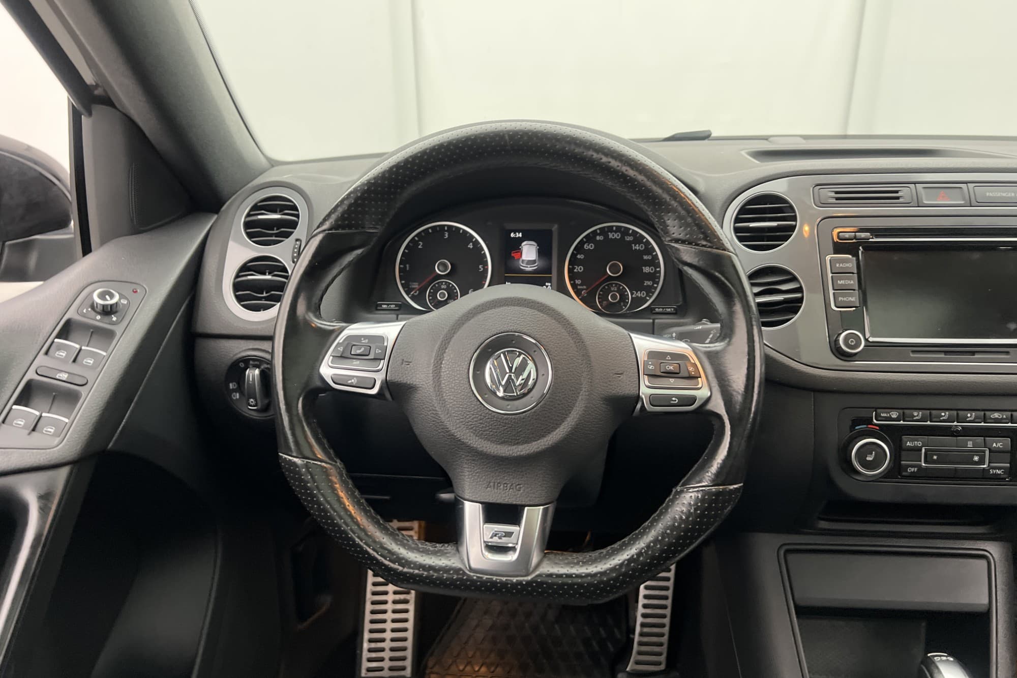 Volkswagen Tiguan 2.0 TDI 4M R-Line Pano Skinn D-Värm Drag