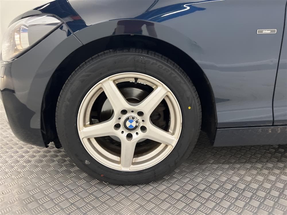 BMW 118d 5dr 143hk Urban Line Halvskinn P-sensorer 0,44l/milinteriör