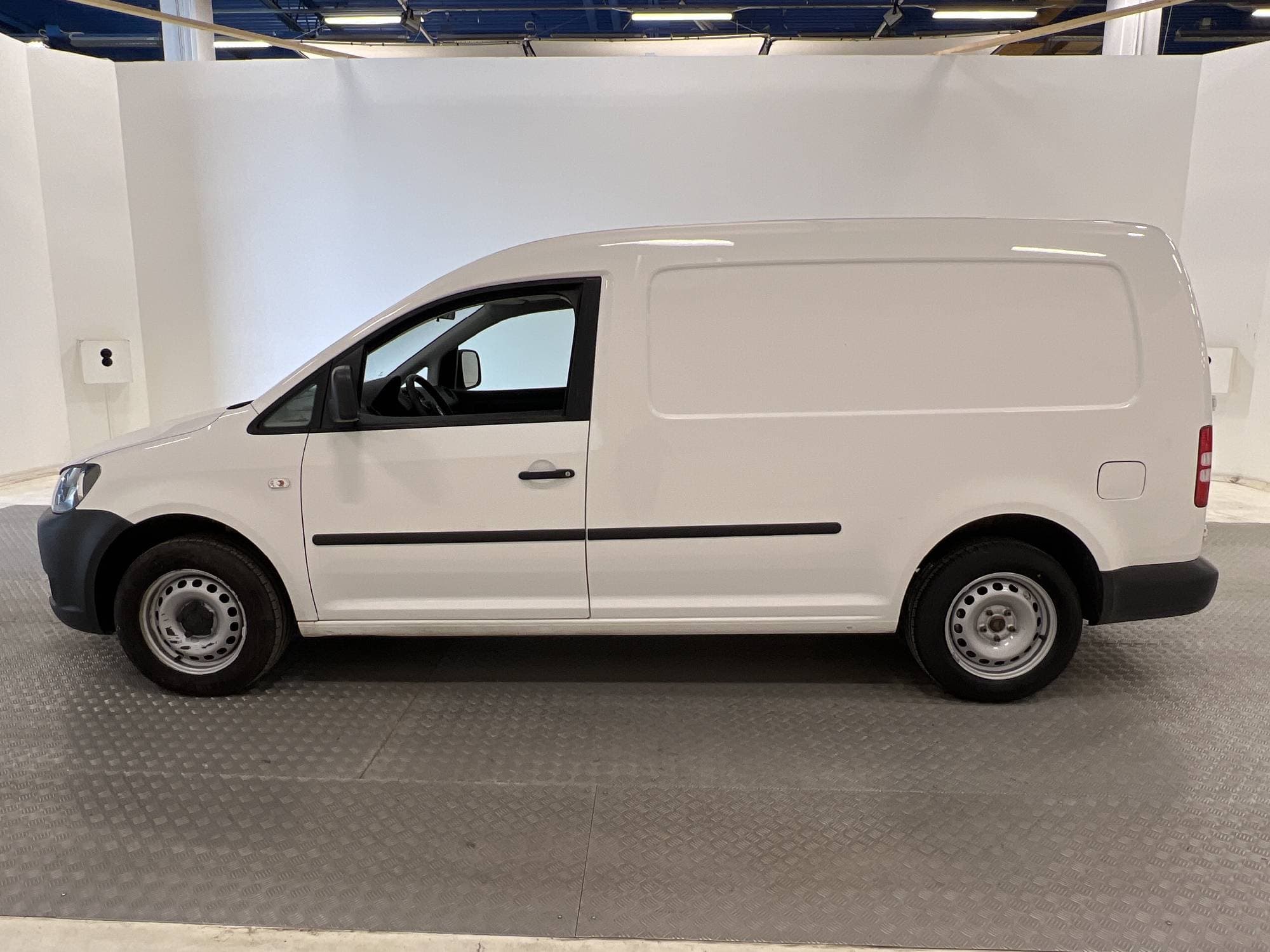 Volkswagen Caddy Maxi 1.6TDI Värmare Dragkrok Nyservad Moms