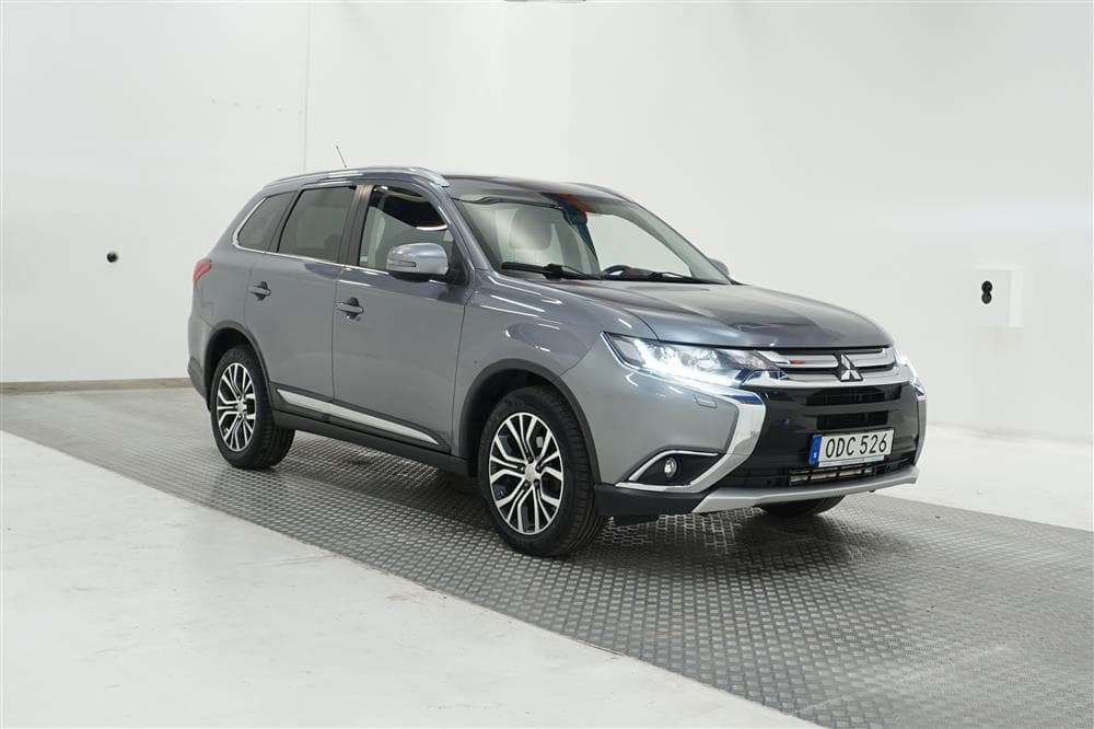 Mitsubishi Outlander 4WD Business Kamera 7-Sits HELG KAMPANJexteriör