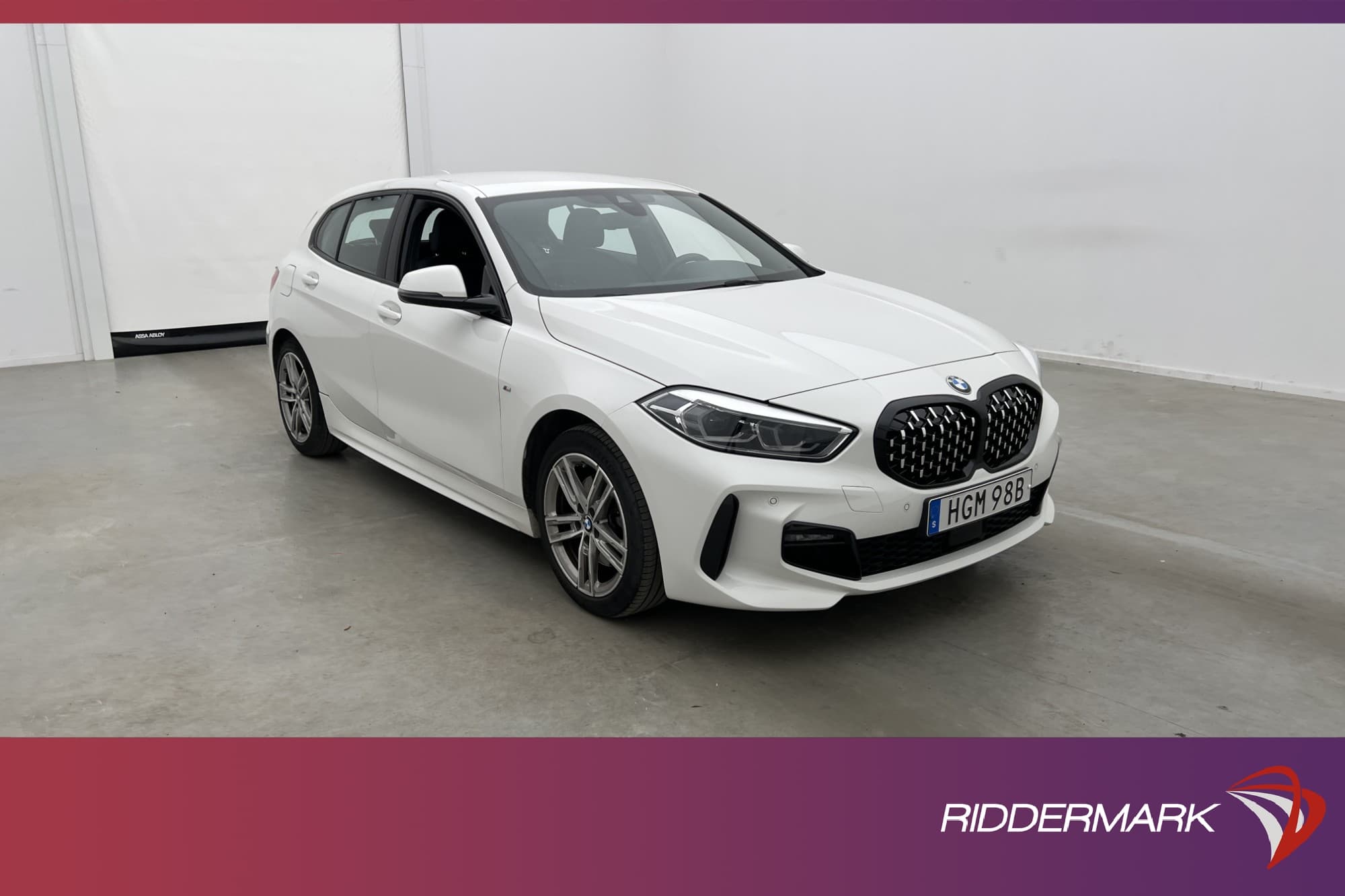 BMW 118 i 140hk M Sport HiFi M&K-Värmare P-Sensorer Keyless