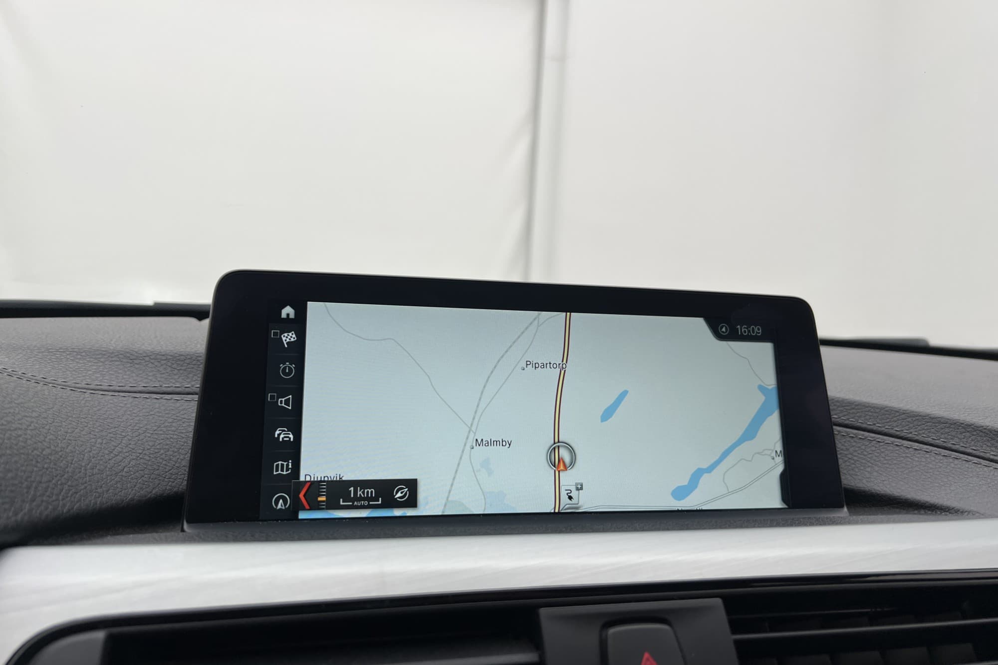 BMW 330e Sedan 252hk M Sport Navi HiFi Skinn Rattvärme