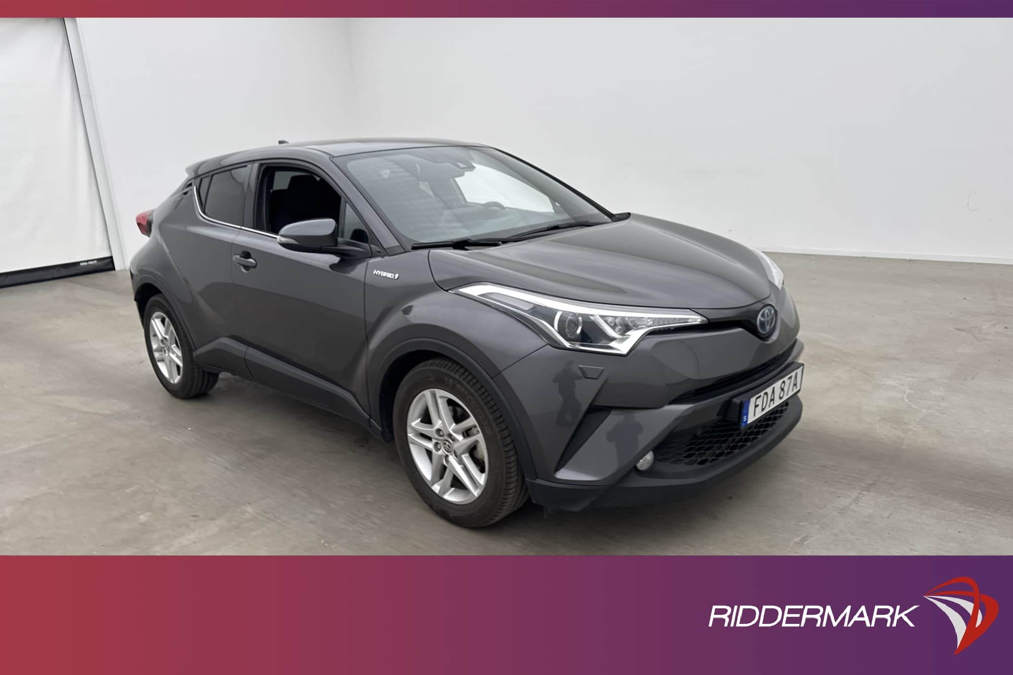 Toyota C-HR Hybrid 122hk