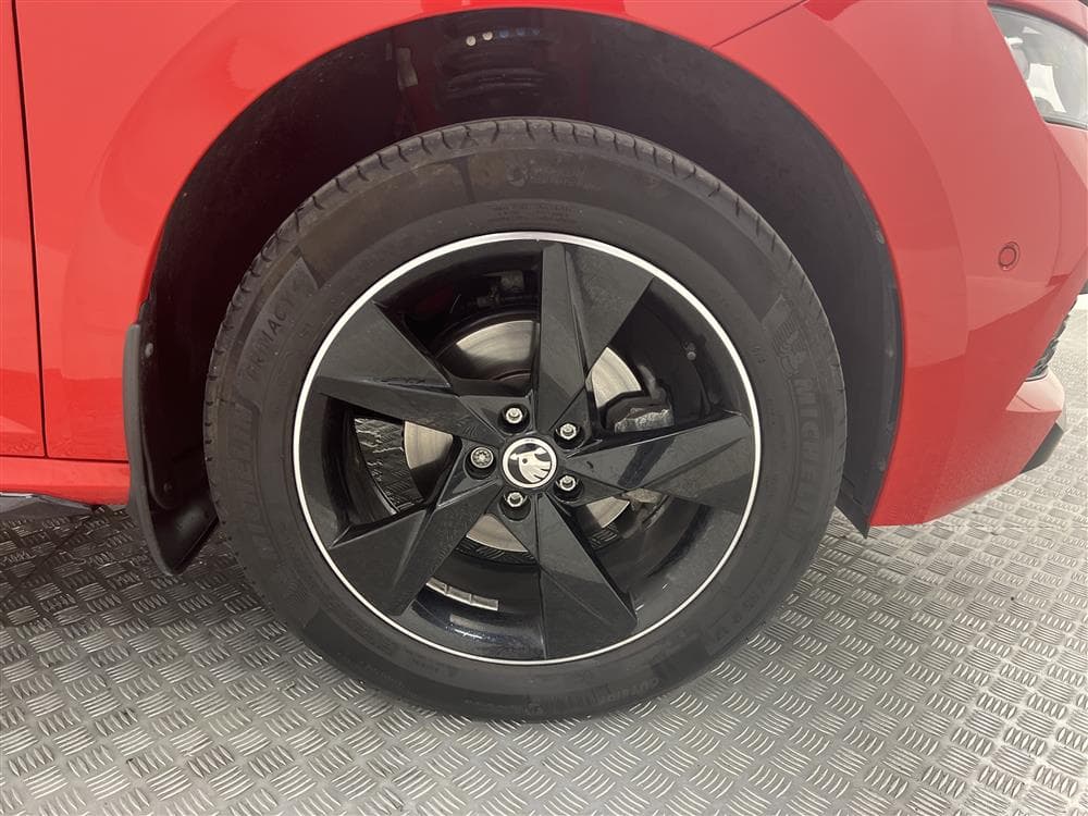 Skoda Kamiq 1.5 TSI 150hk Monte Carlo Pano Navi Cockpitinteriör
