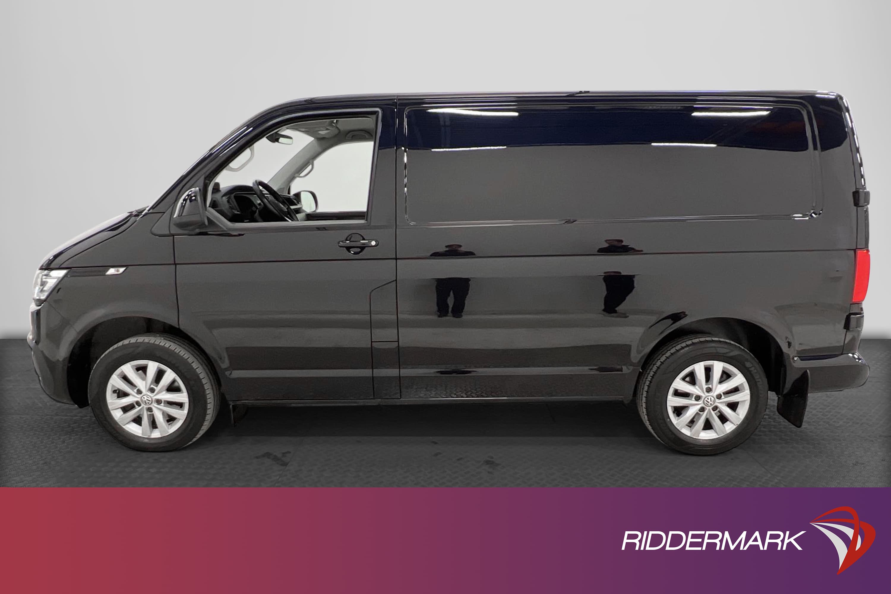 Volkswagen Transporter 2.0TDI DSG Värmare Drag Kamera Moms