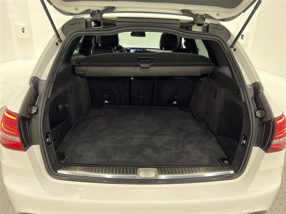 Mercedes-Benz C 200d 160hk AMG Pano Värmare Kamrera Navi