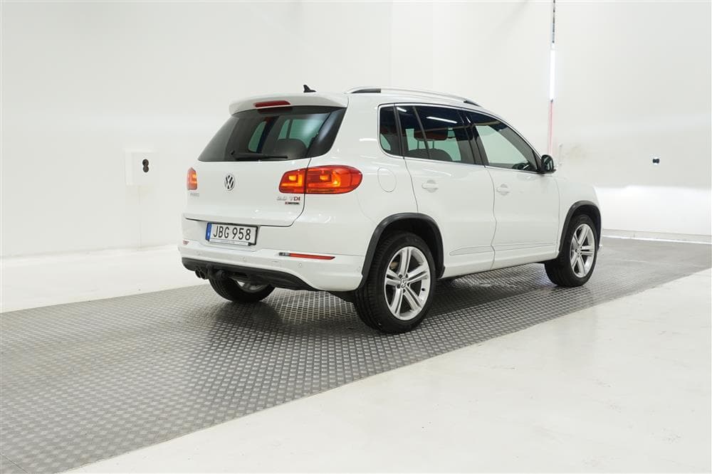Volkswagen Tiguan 2.0 TDI 4M 184hk R-Line D-värm Pano Euro 6exteriör